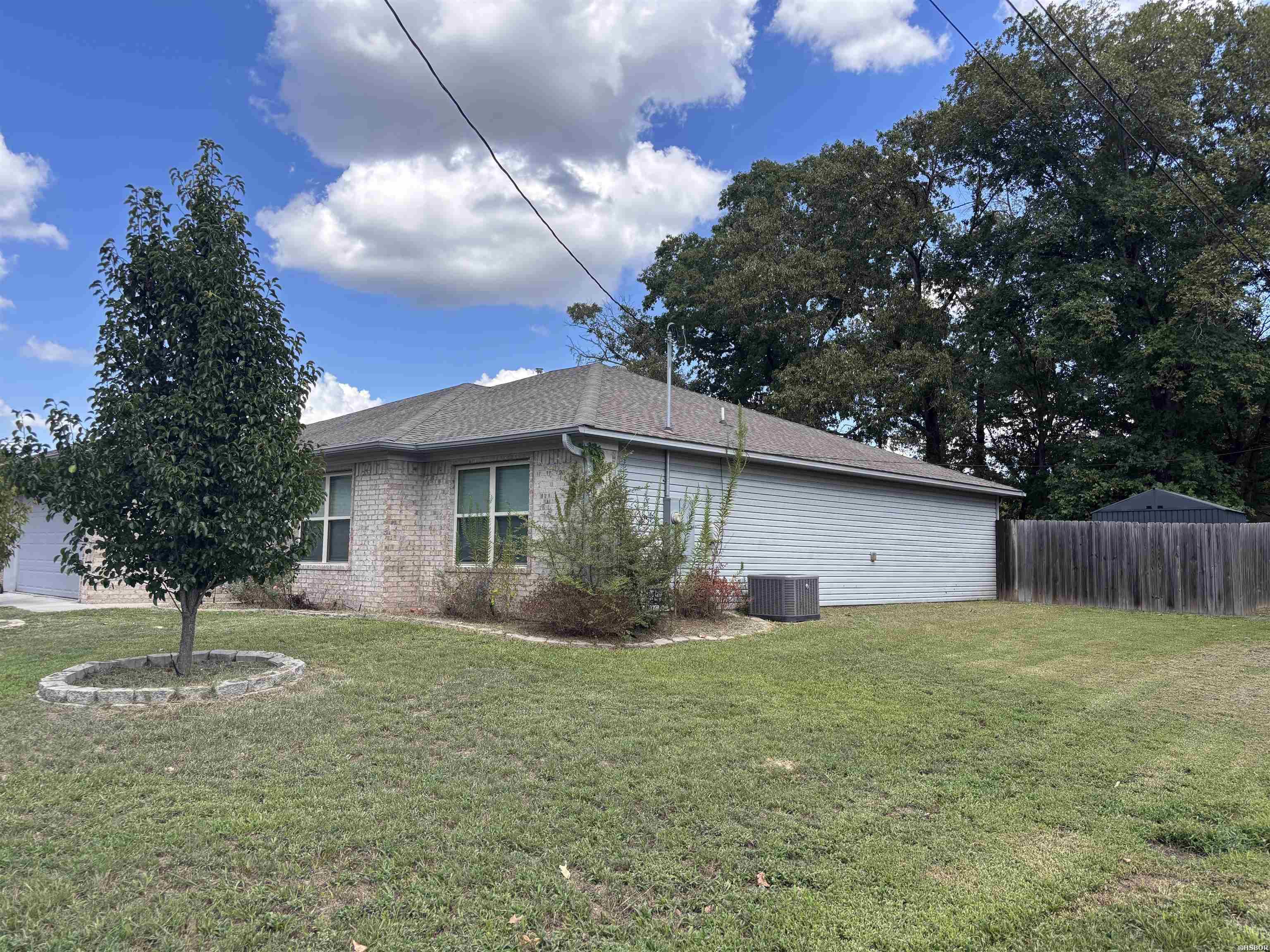 310 S Shady Lane Property Photo 3