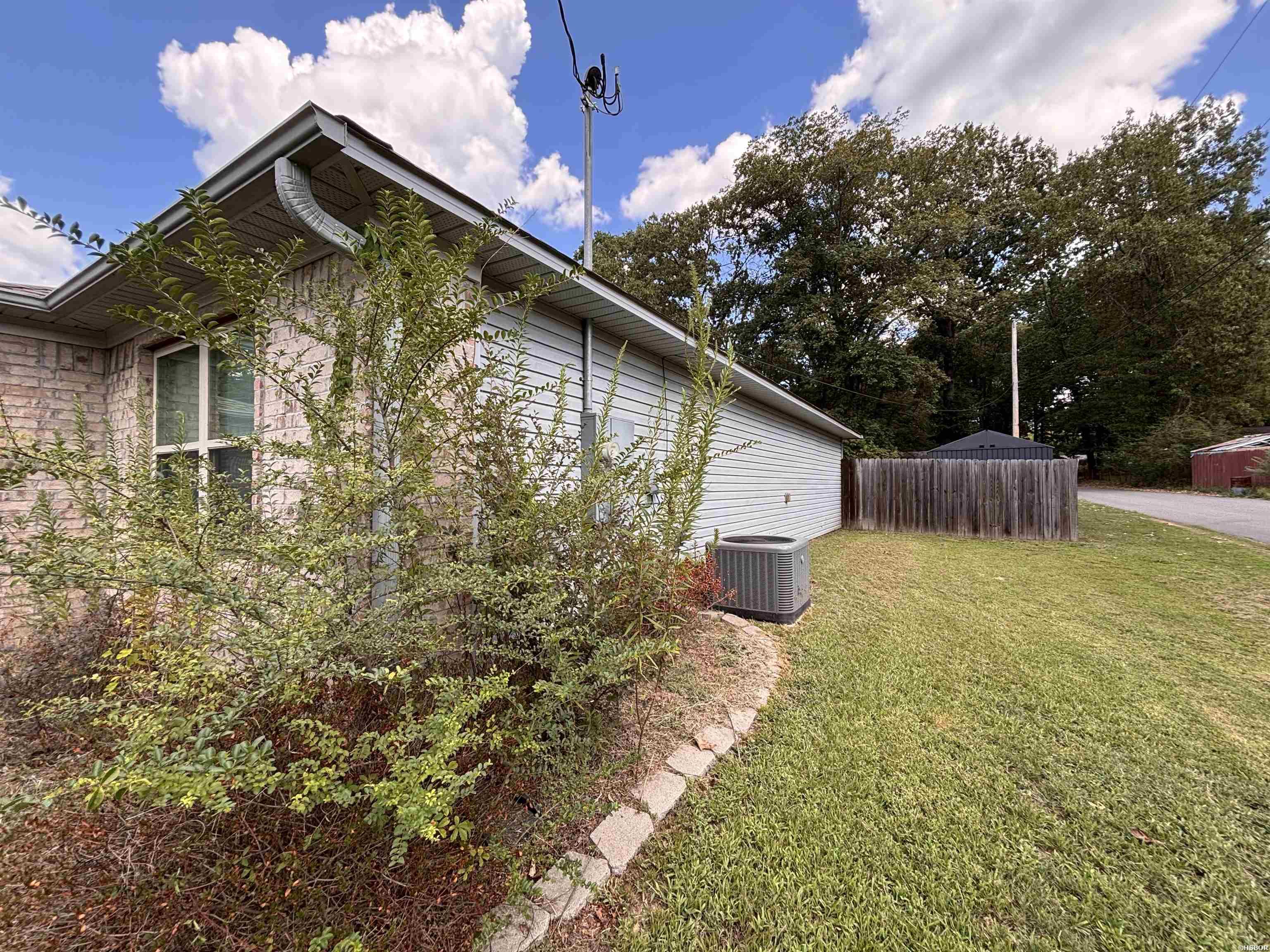 310 S Shady Lane Property Photo 8