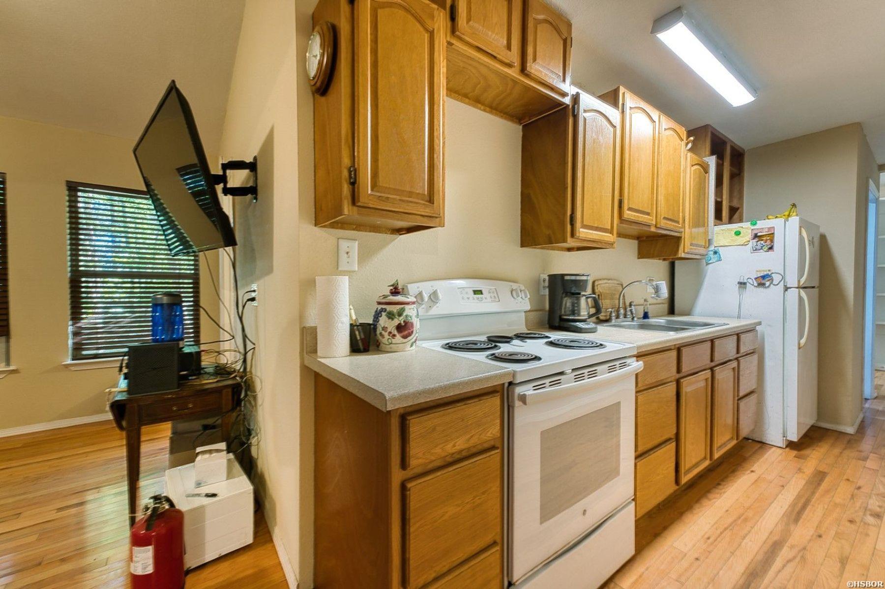 2601 Shady Grove Road Property Photo 9