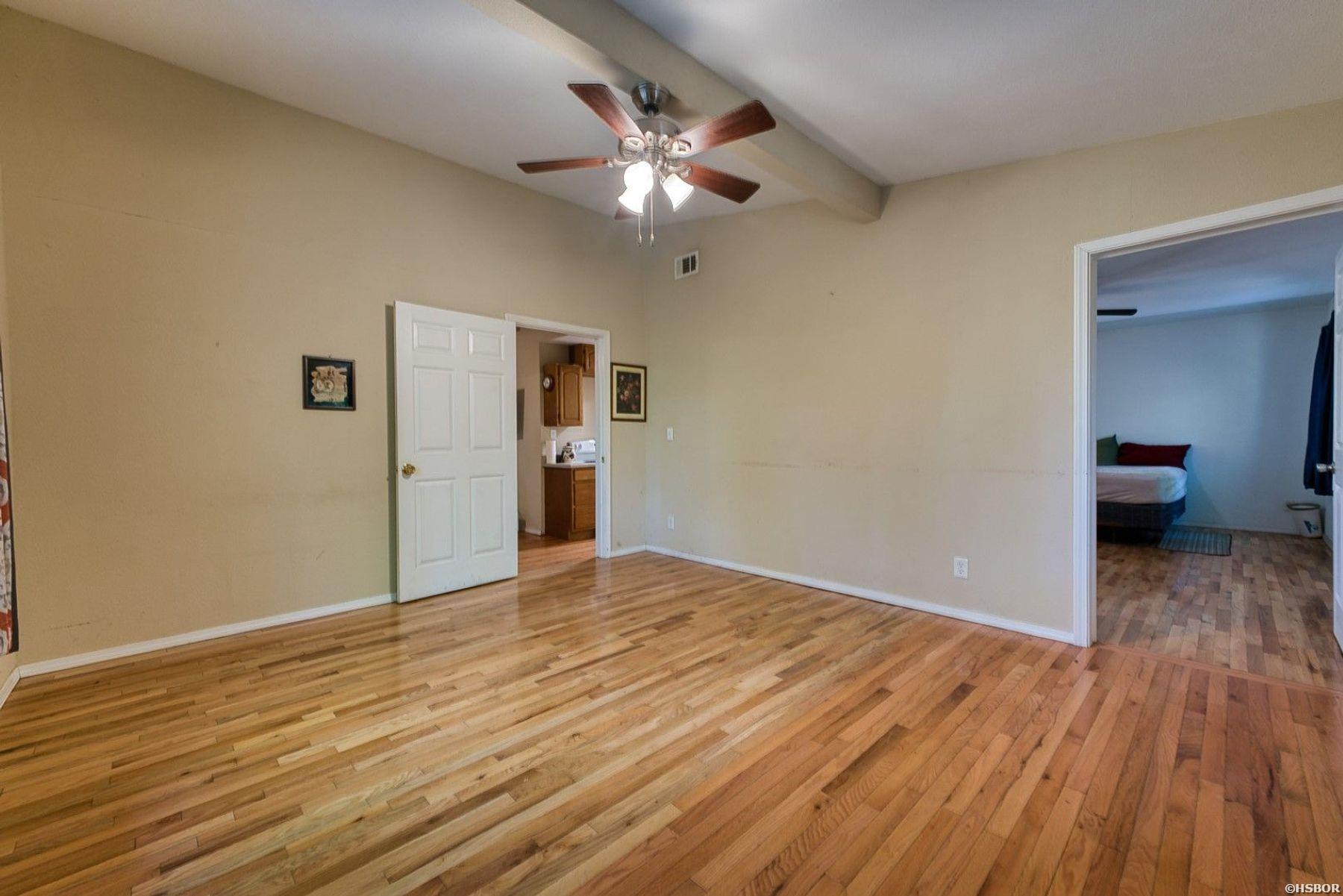 2601 Shady Grove Road Property Photo 17