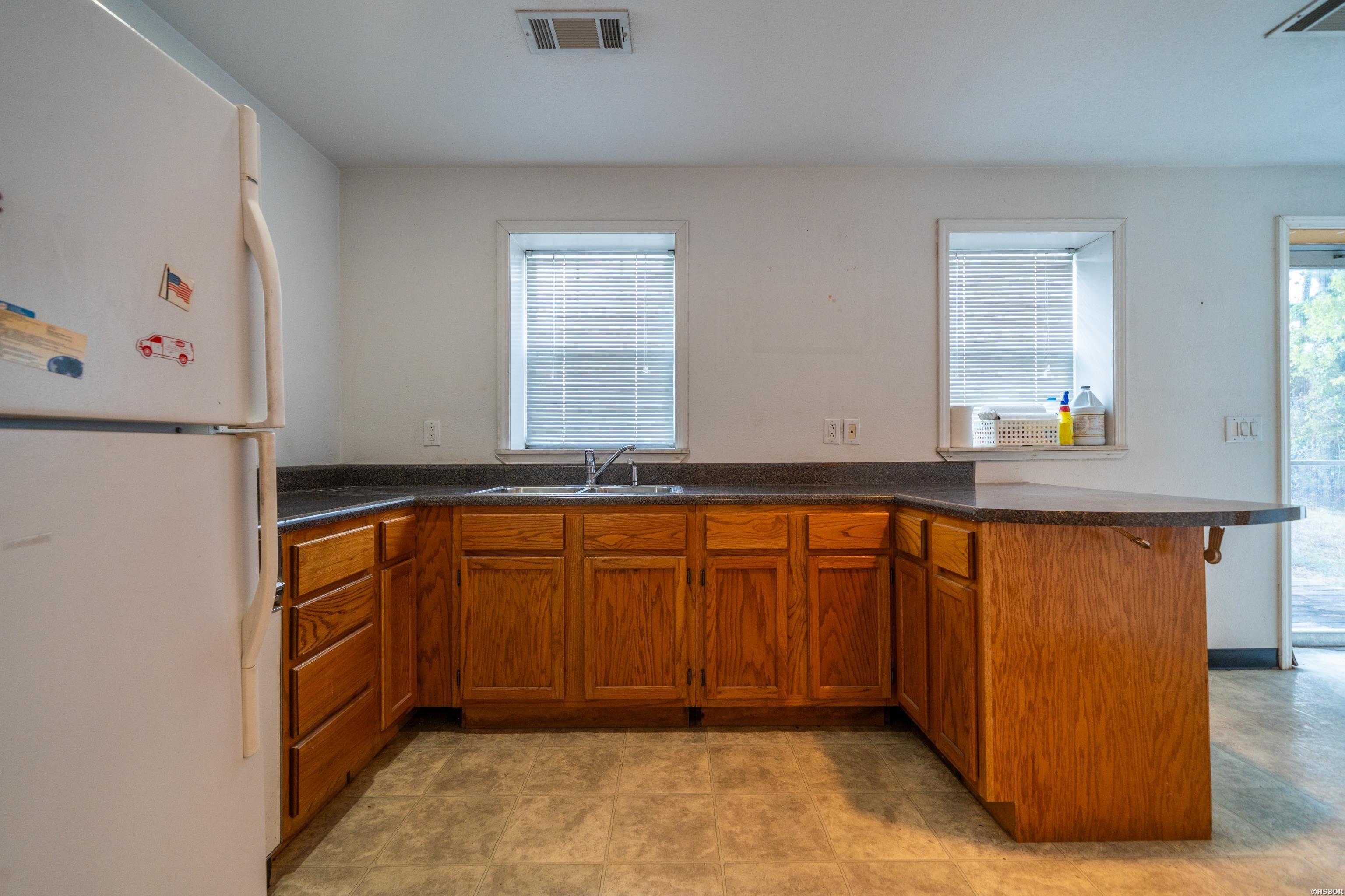 566 & 568 Albright Property Photo 42