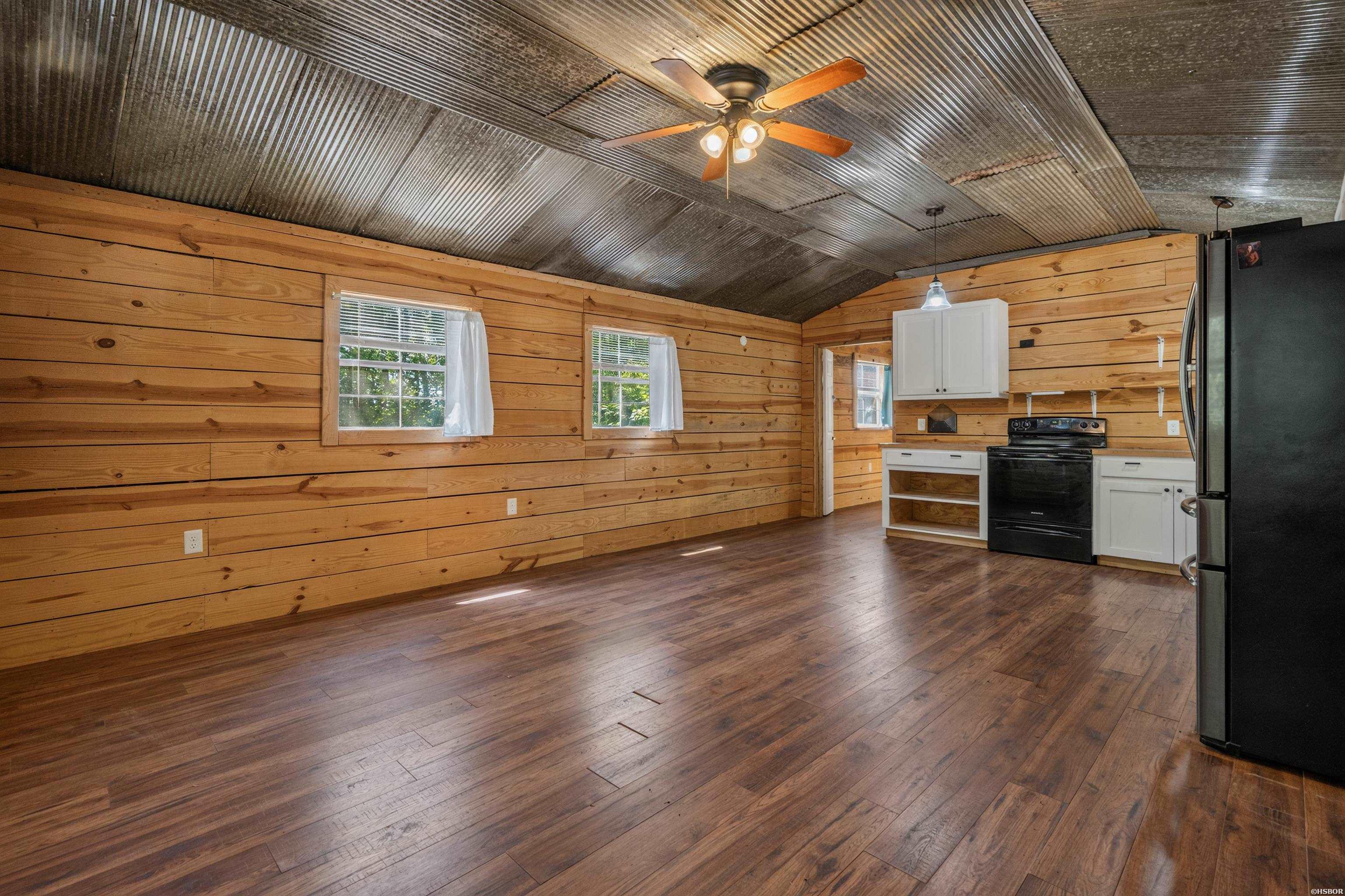 9649 Park Avenue Property Photo 8
