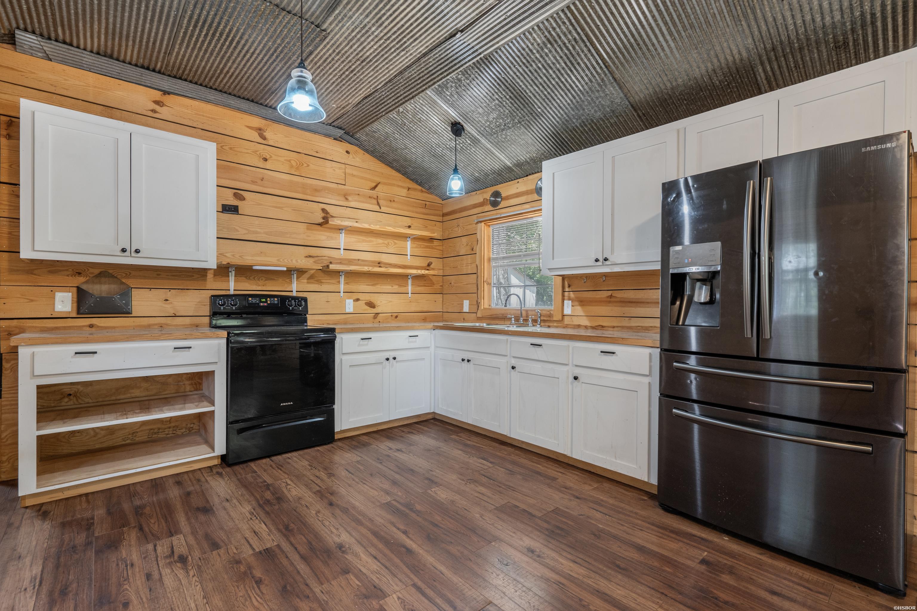 9649 Park Avenue Property Photo 10
