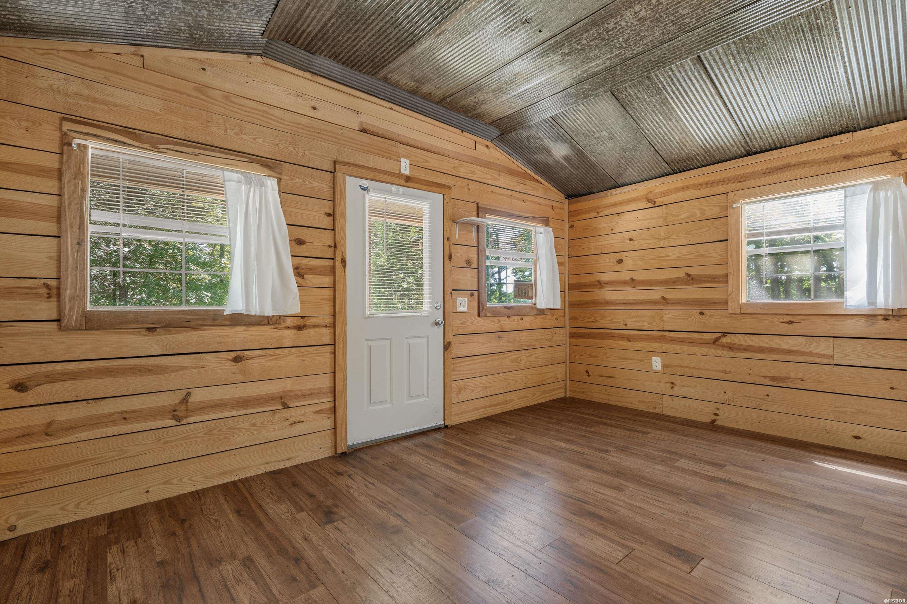 9649 Park Avenue Property Photo 11