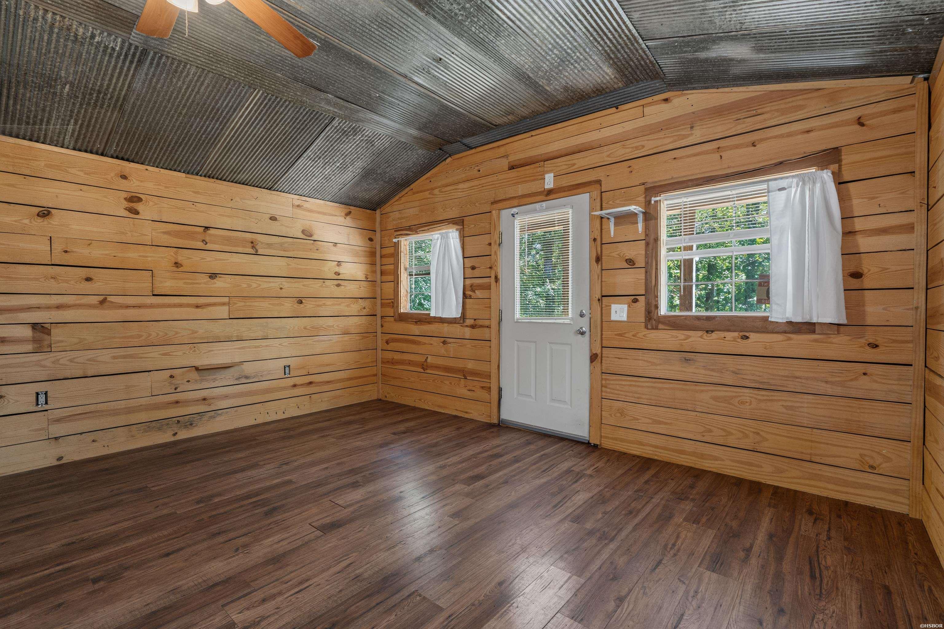 9649 Park Avenue Property Photo 12