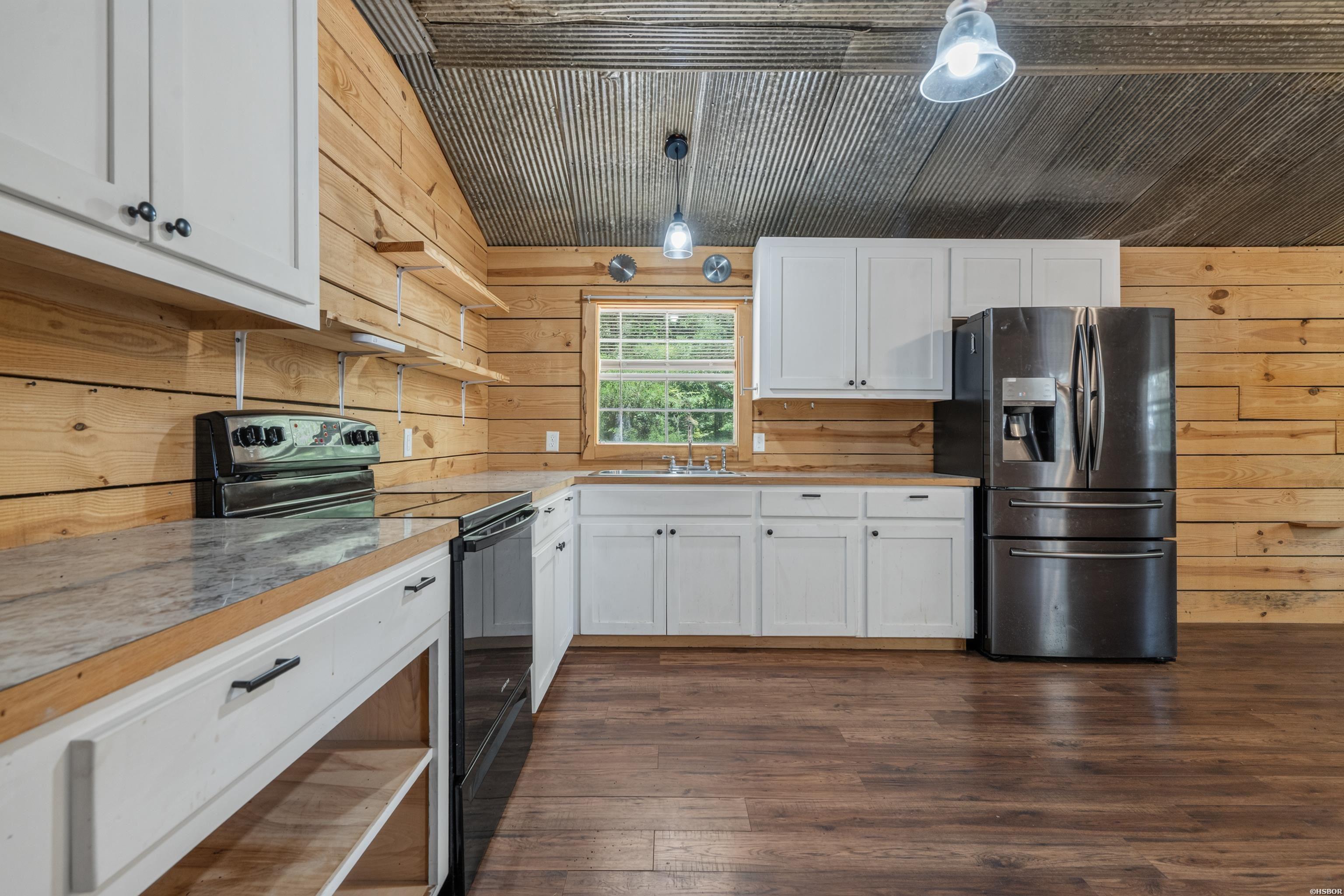 9649 Park Avenue Property Photo 14