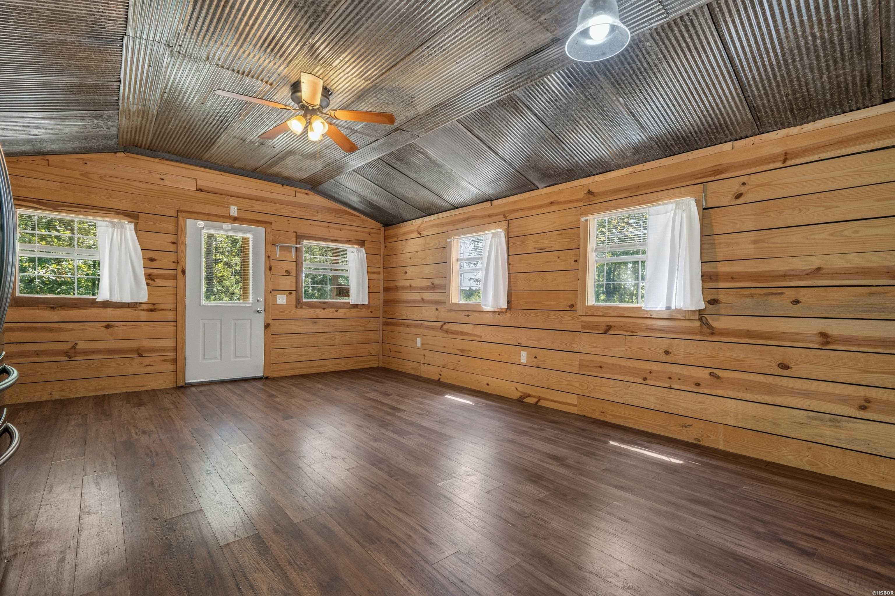 9649 Park Avenue Property Photo 15