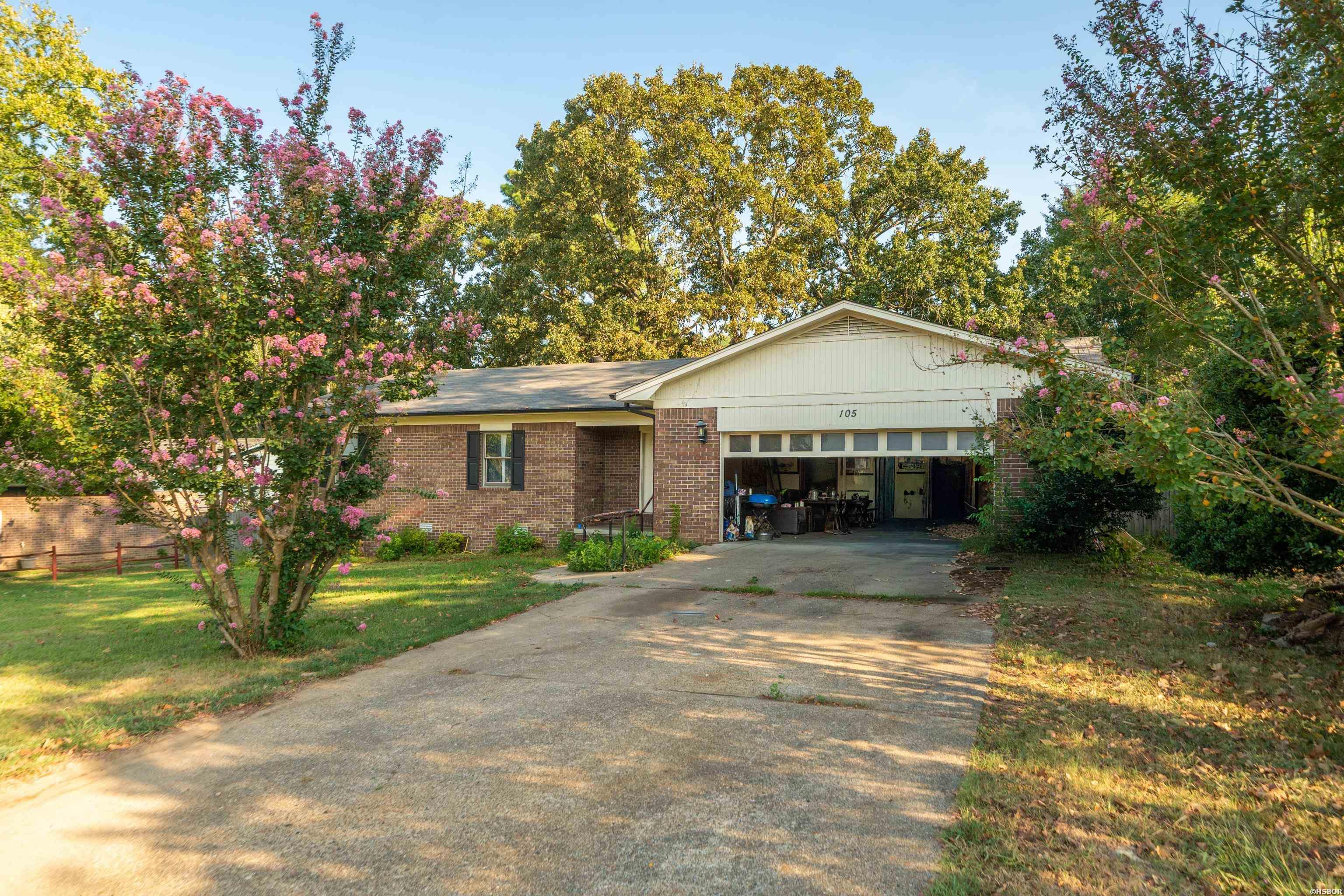 105 Chase Place Property Photo 3