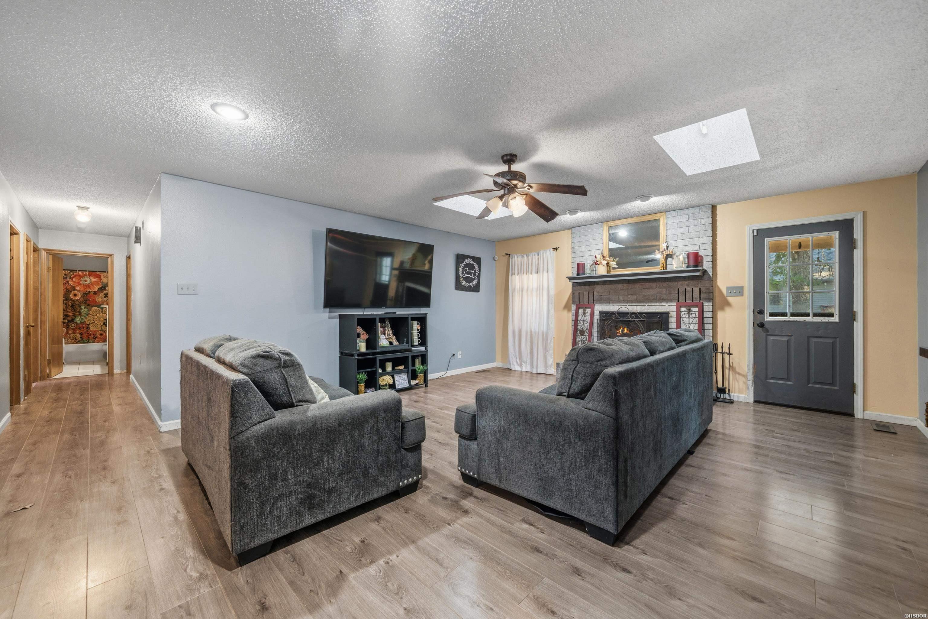 105 Chase Place Property Photo 5