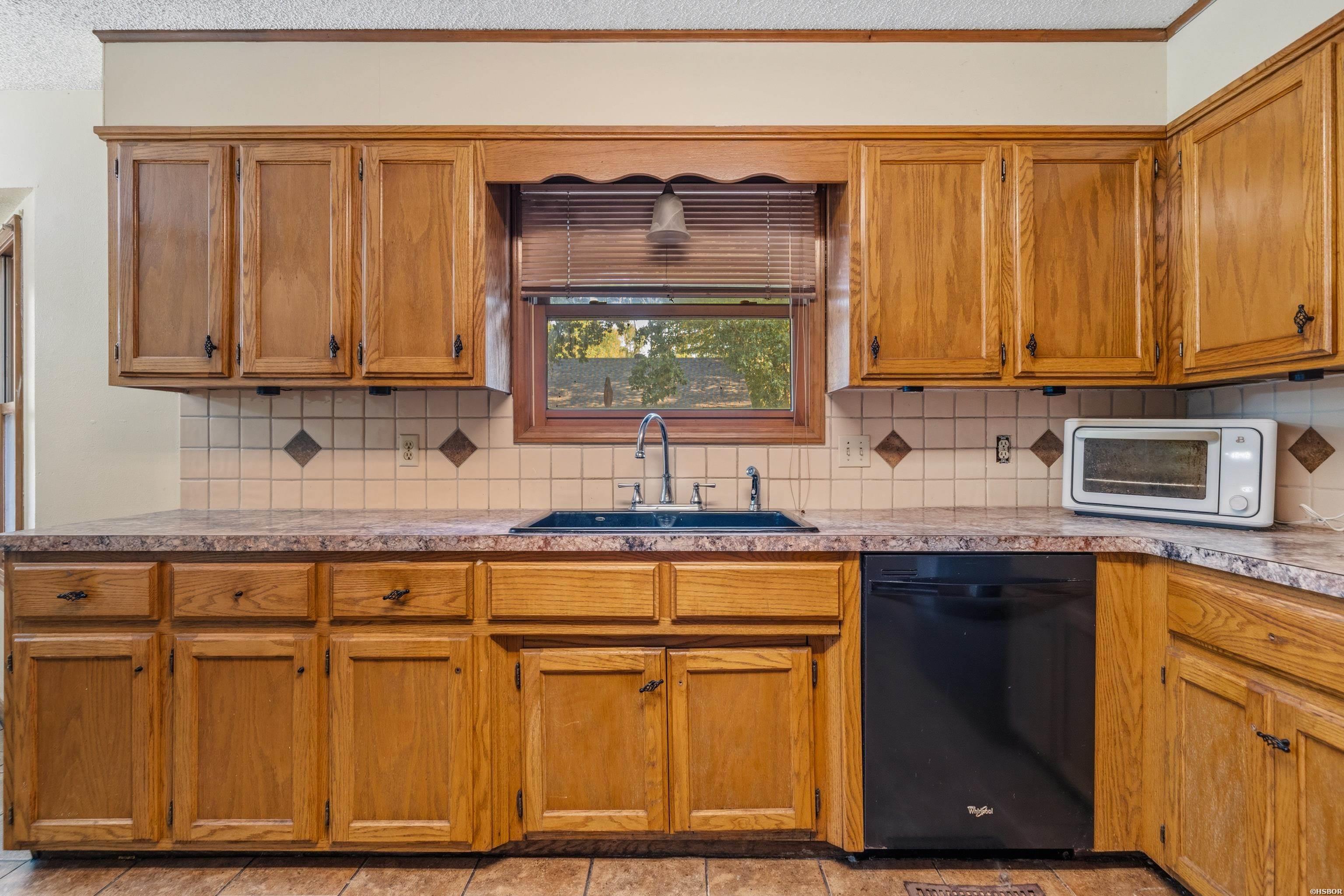 105 Chase Place Property Photo 14