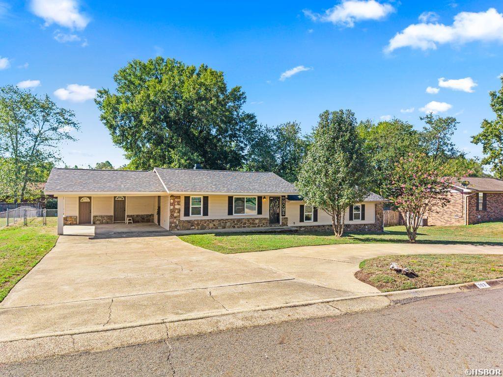 103 Longleaf Property Photo 1