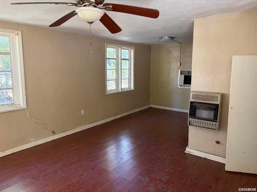 720 E 7th Street Property Photo 5