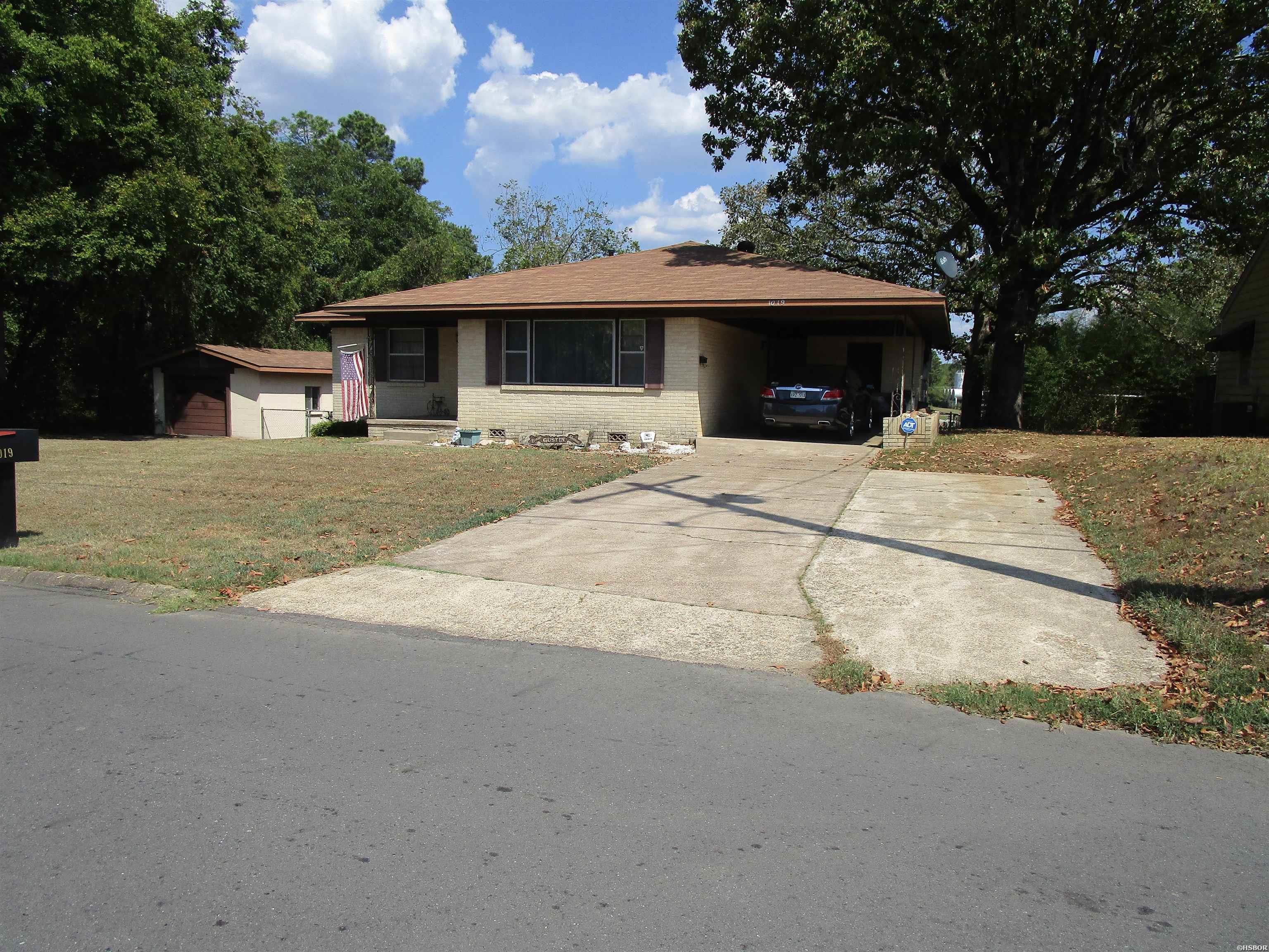 1019 SUMMER Street