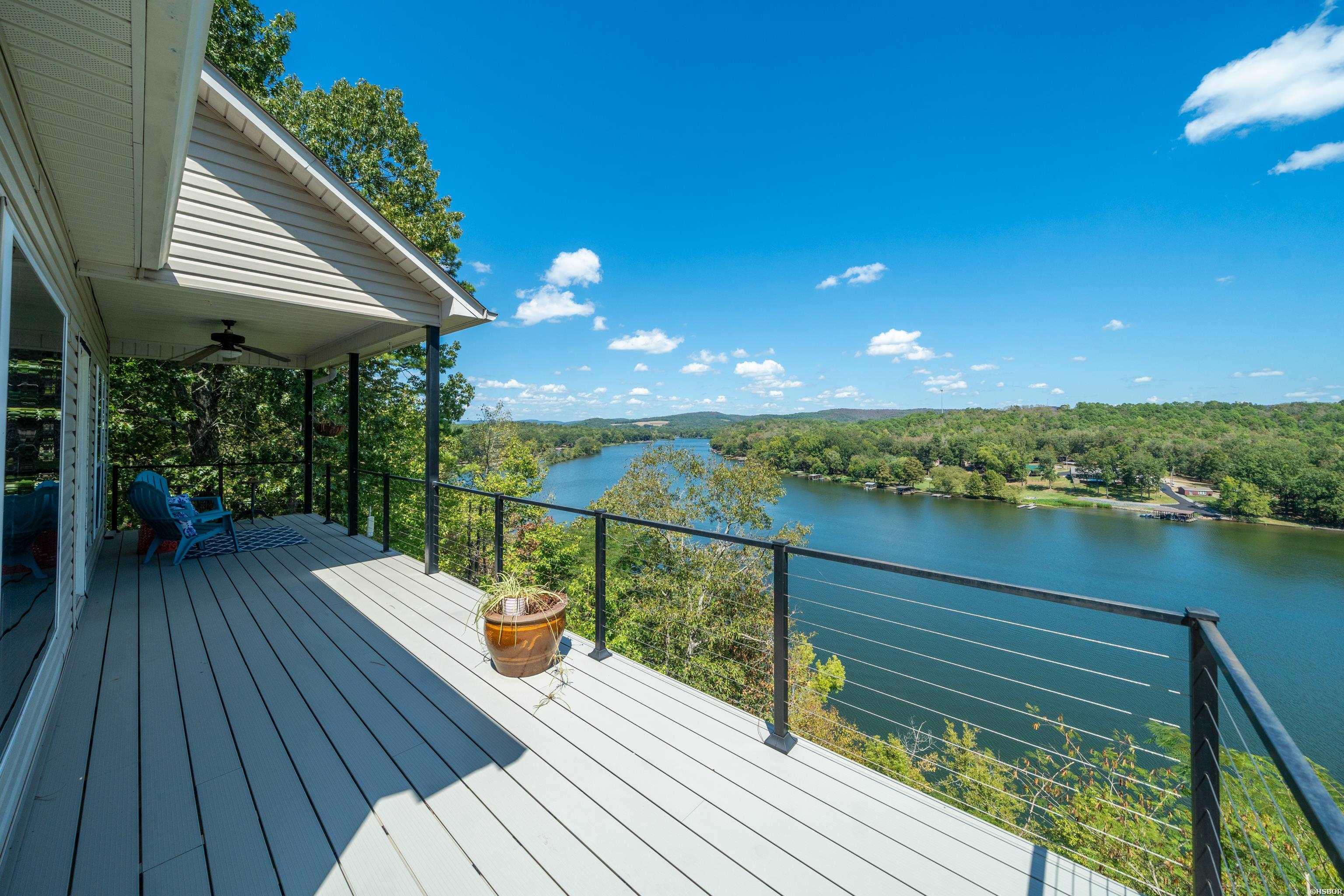 104 Waterfront Court Property Photo 3
