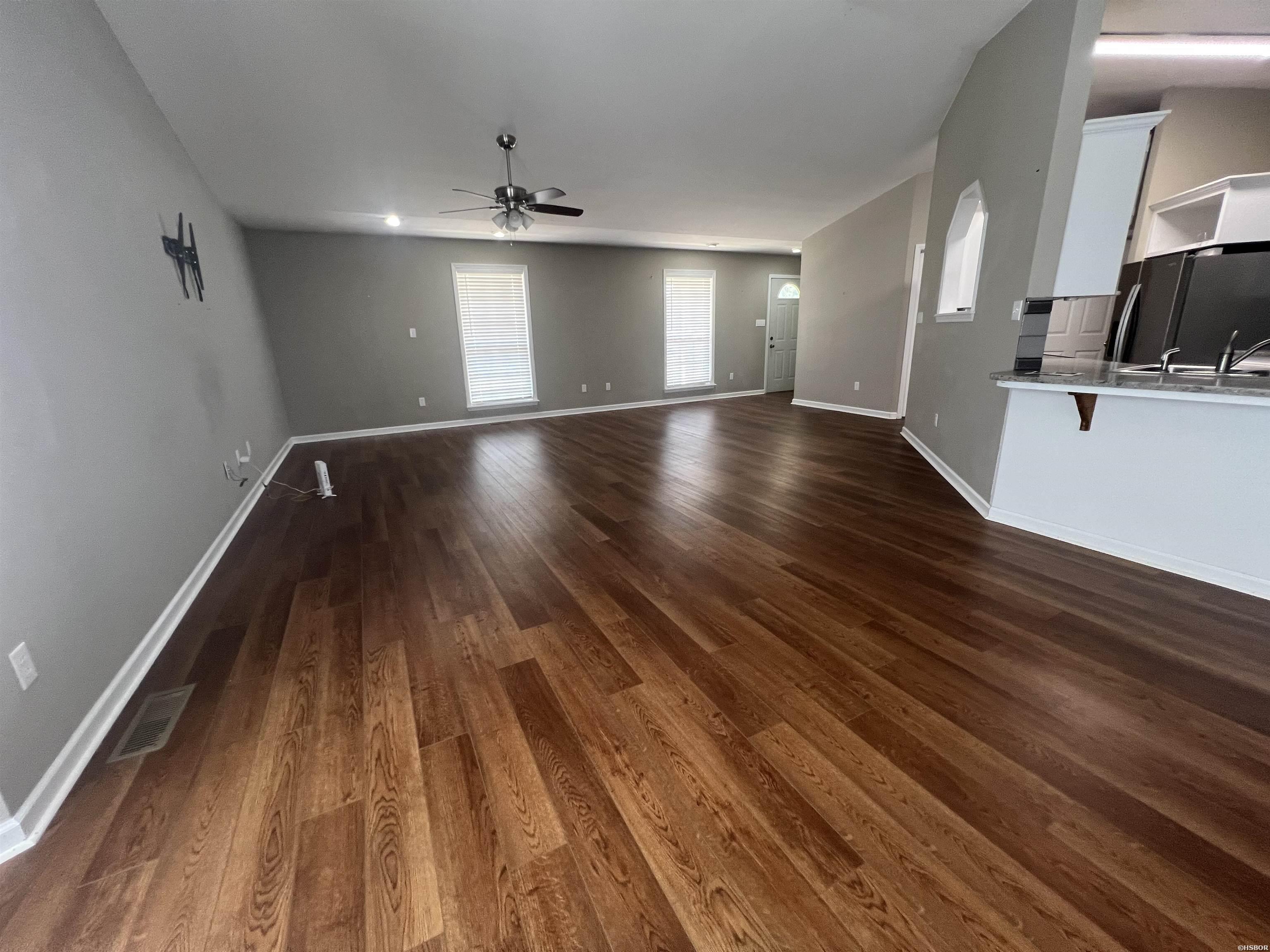 204 Bumble Bee Property Photo 7