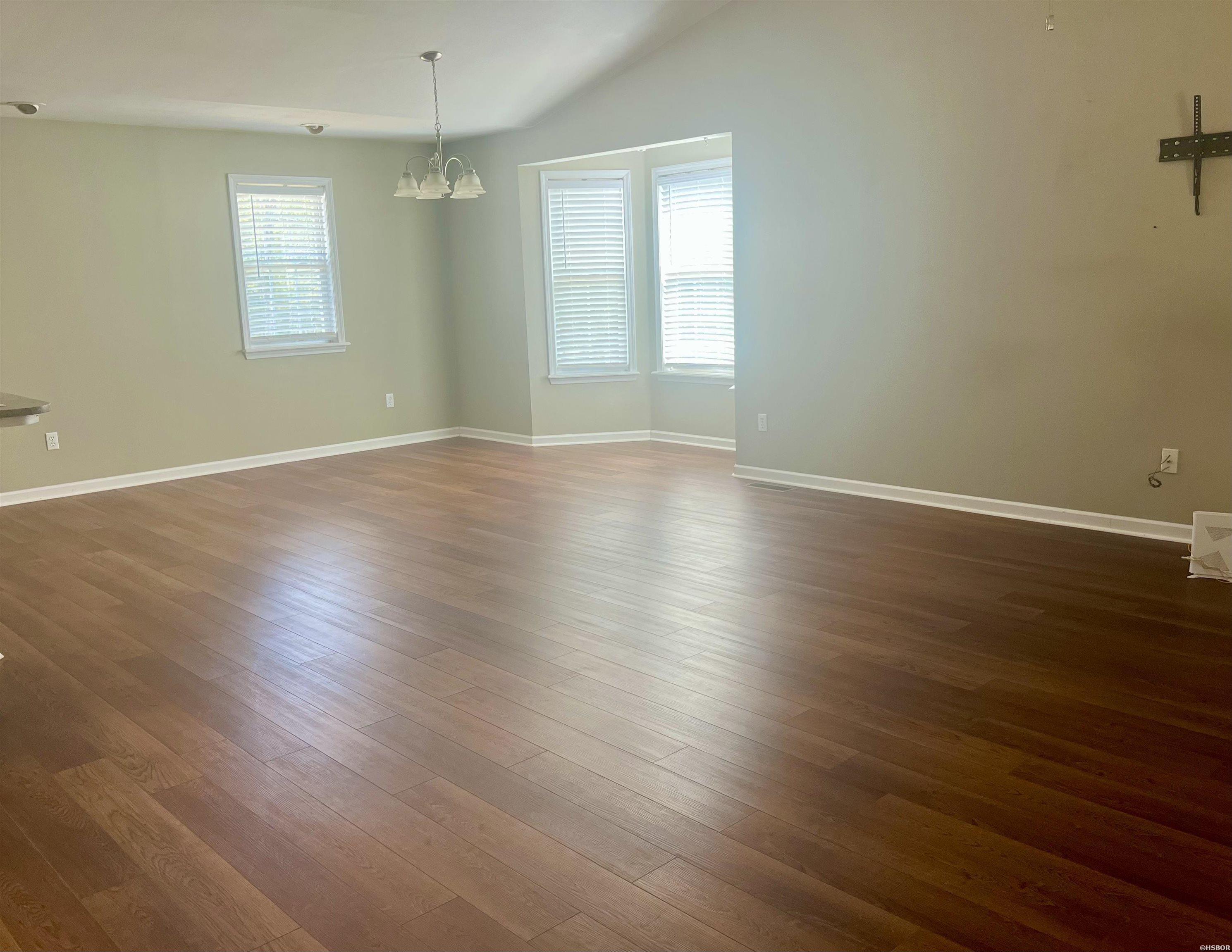 204 Bumble Bee Property Photo 14