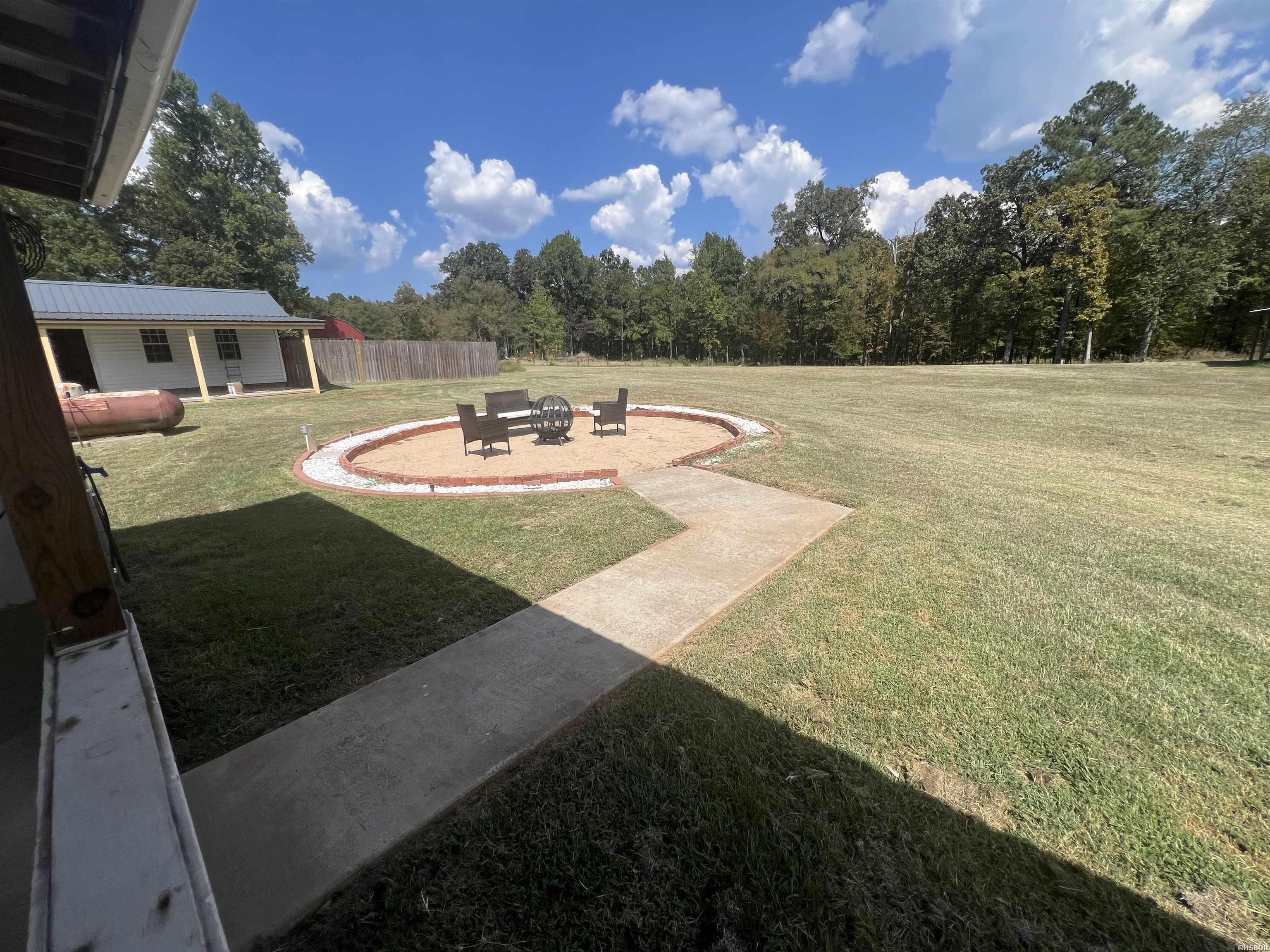 204 Bumble Bee Property Photo 28