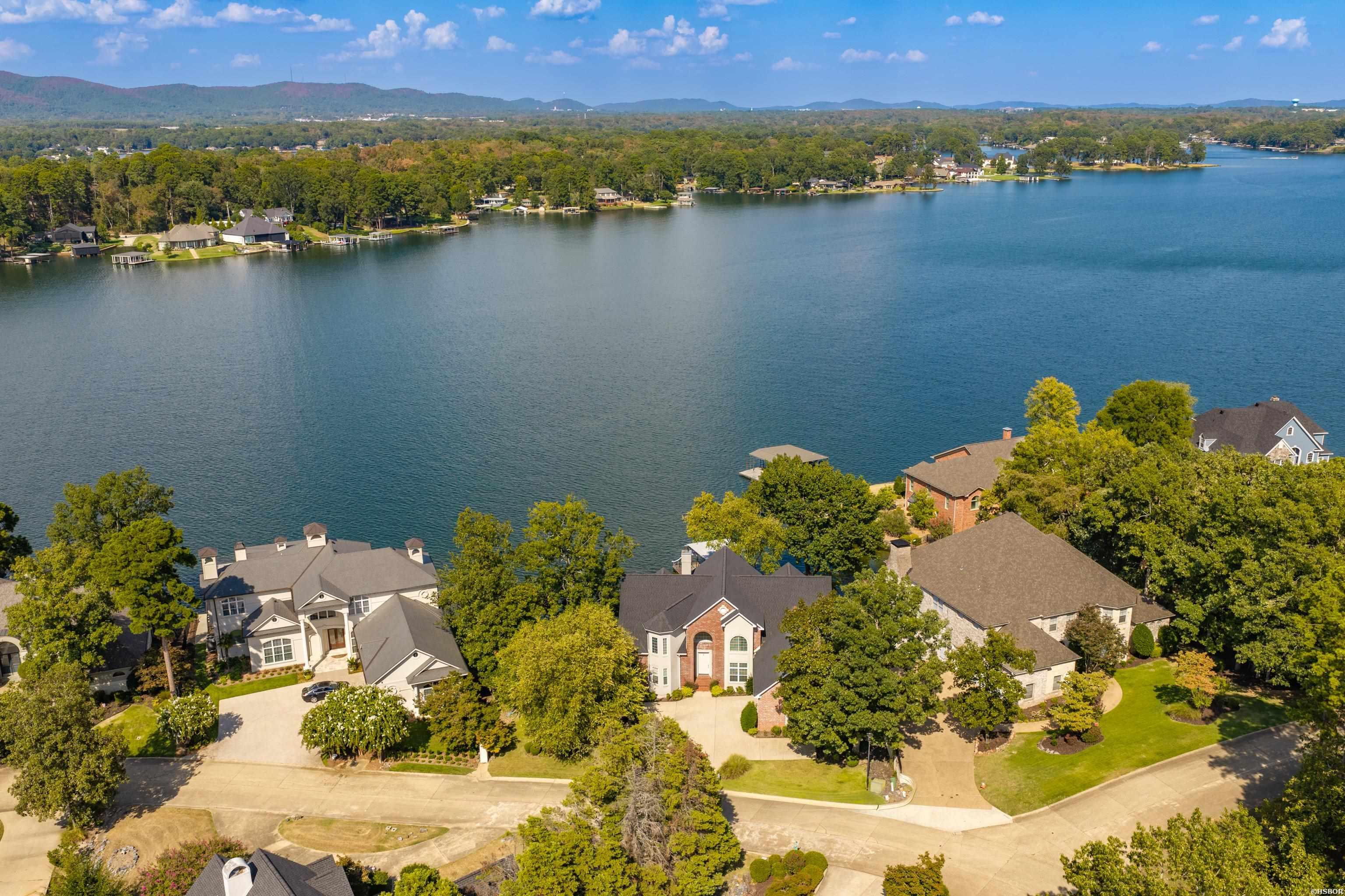 300 Osprey Point Property Photo 4