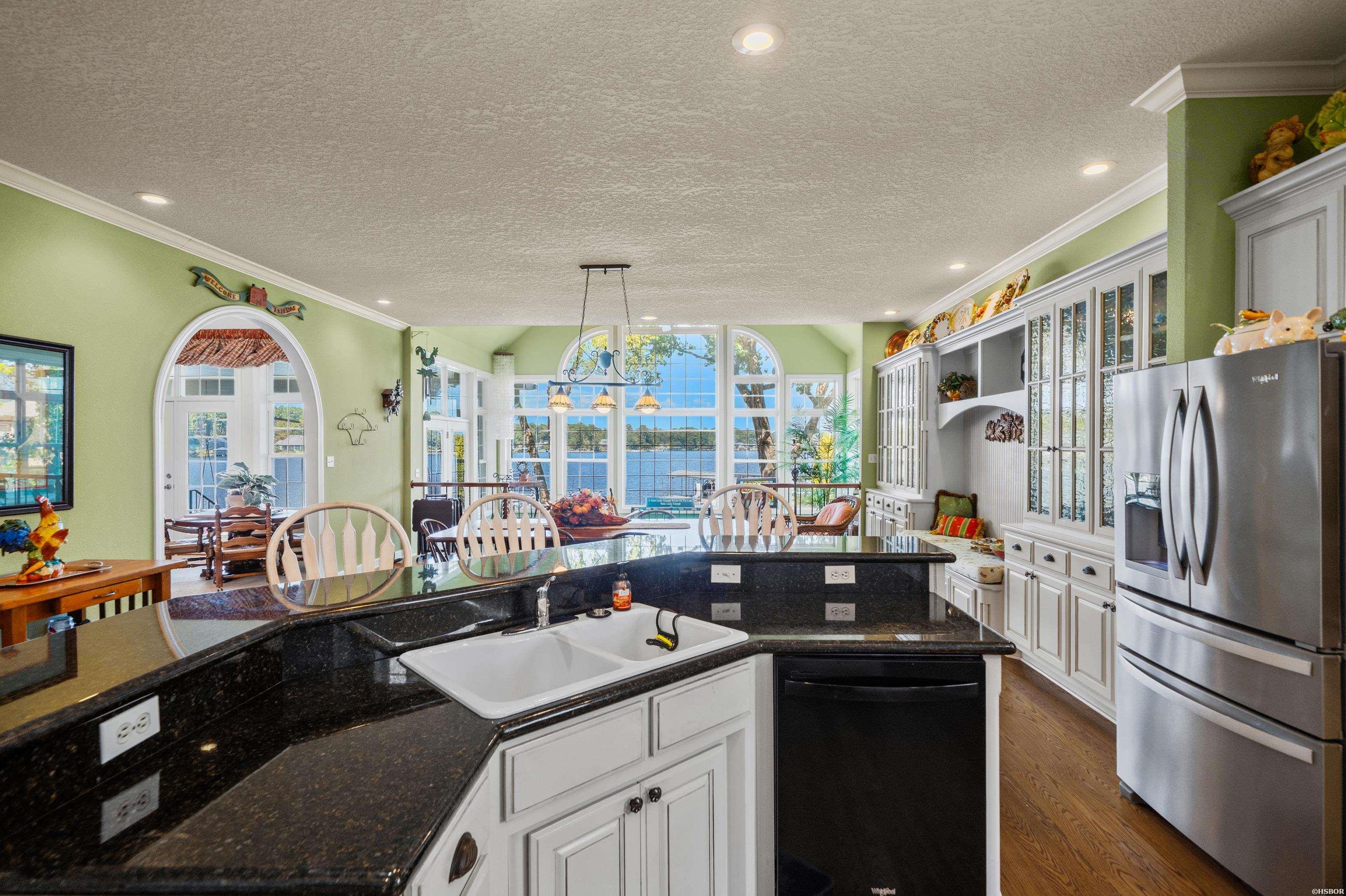 300 Osprey Point Property Photo 10