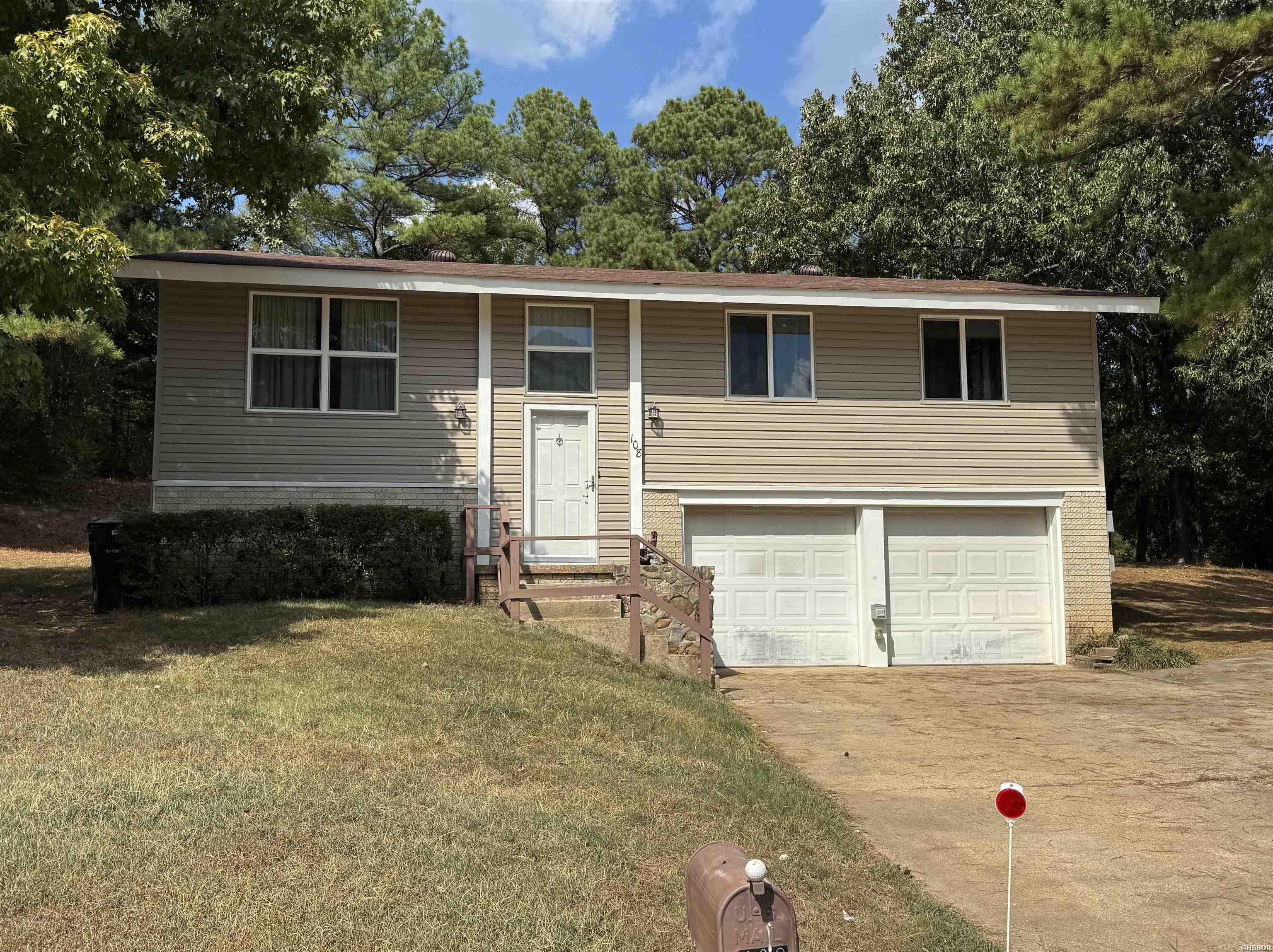 108 Gareth Court Property Photo 2