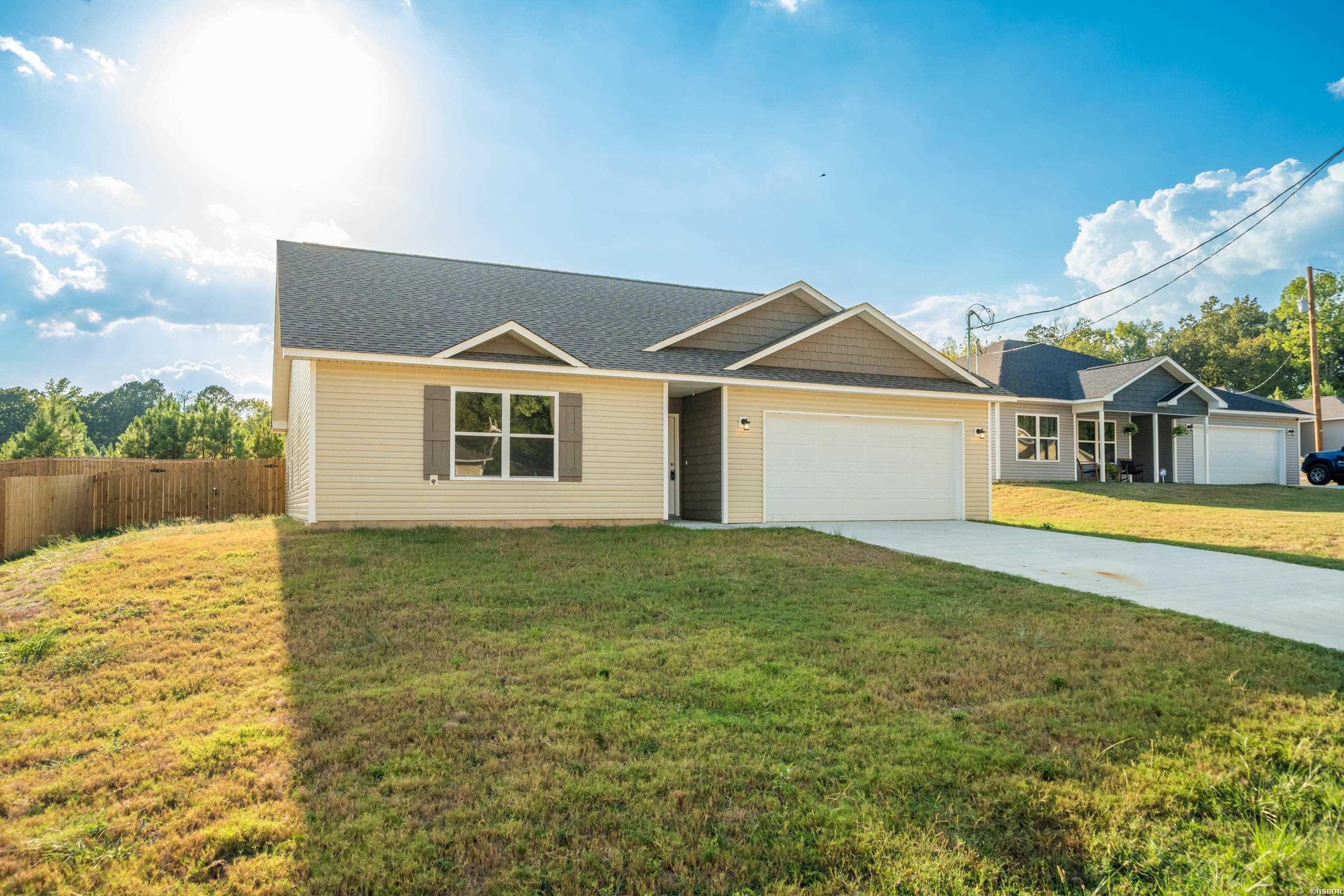 126 Lance Circle Property Photo 2