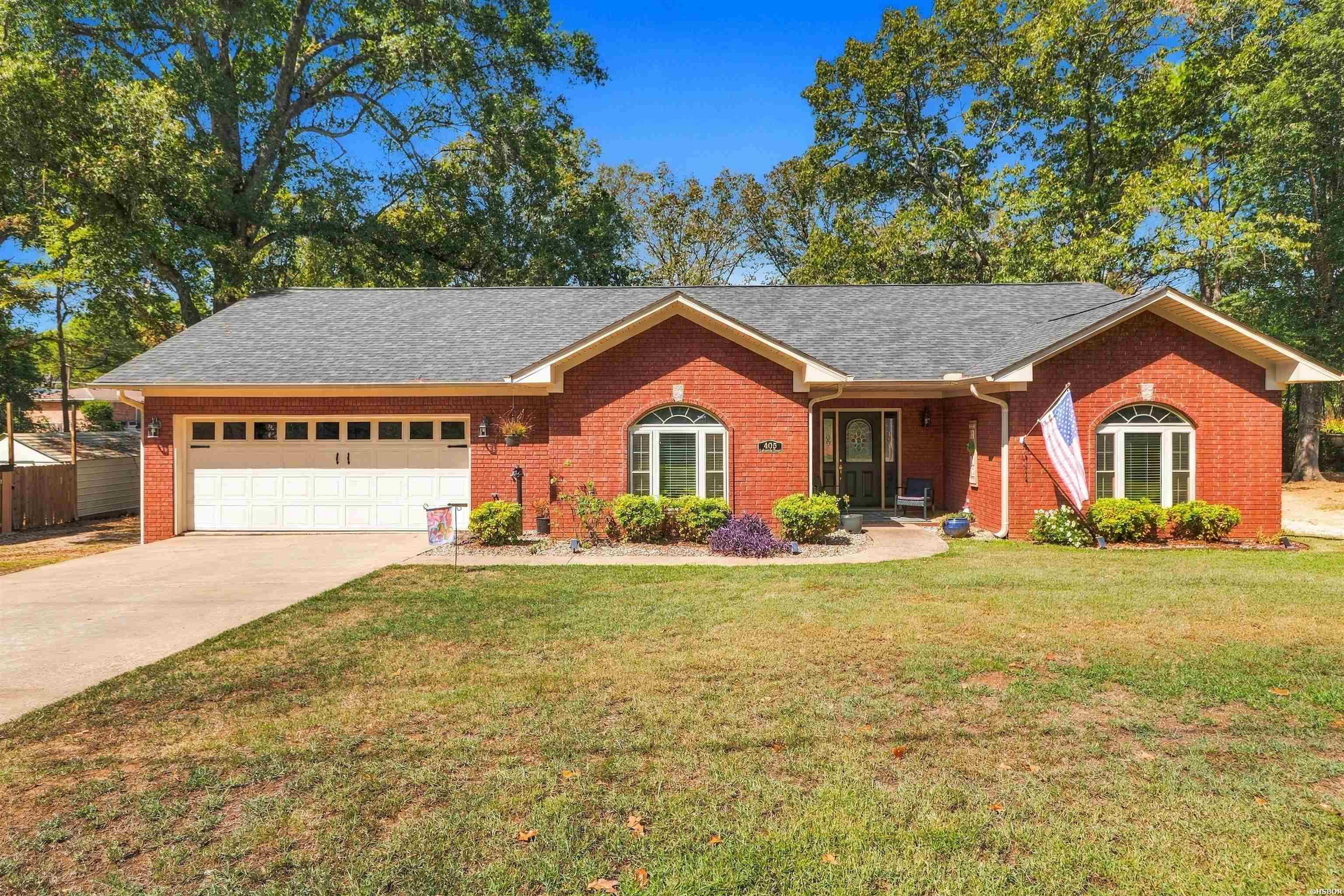 405 Lakeside Road Property Photo 1