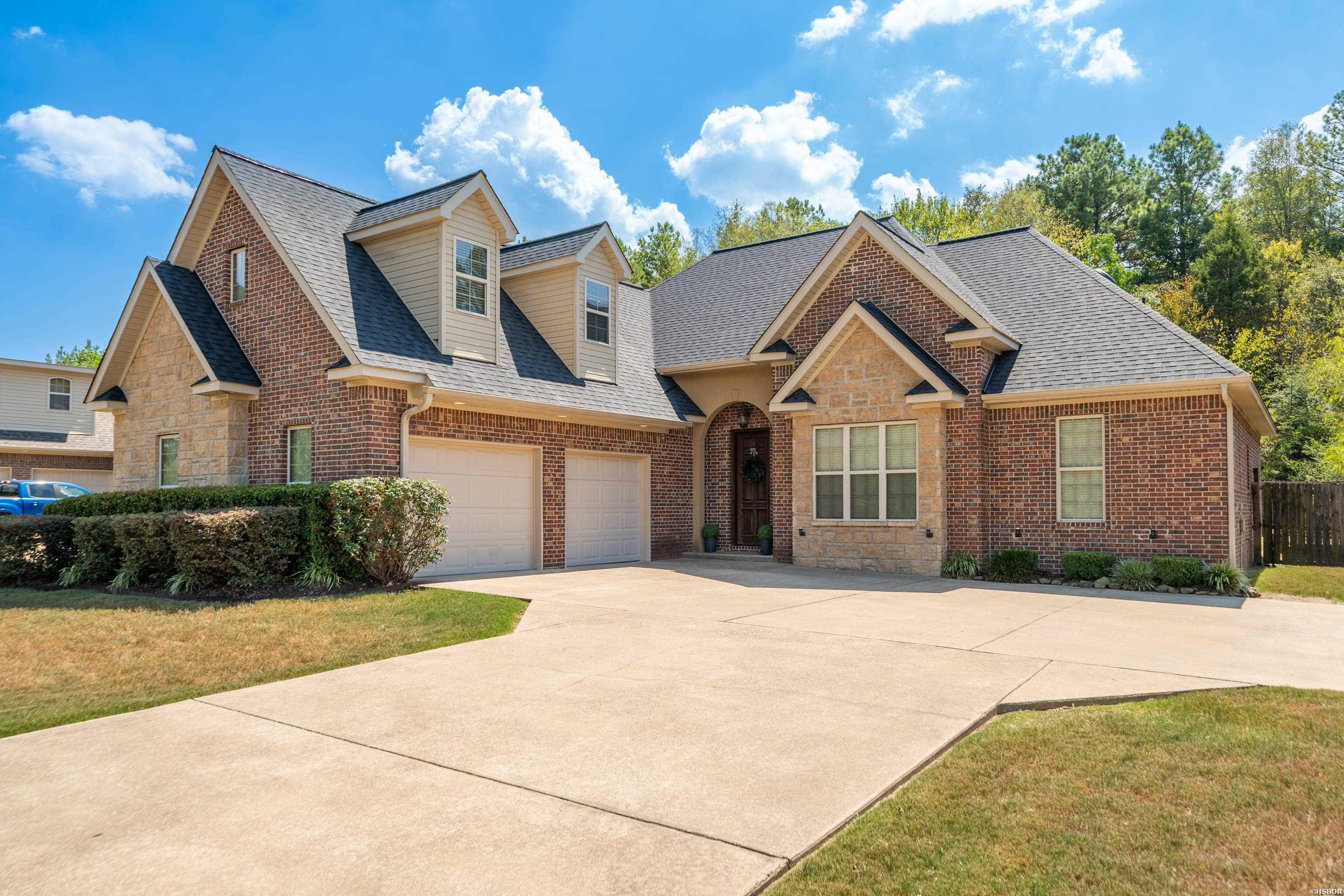 118 BLUE BELL Court Property Photo 1