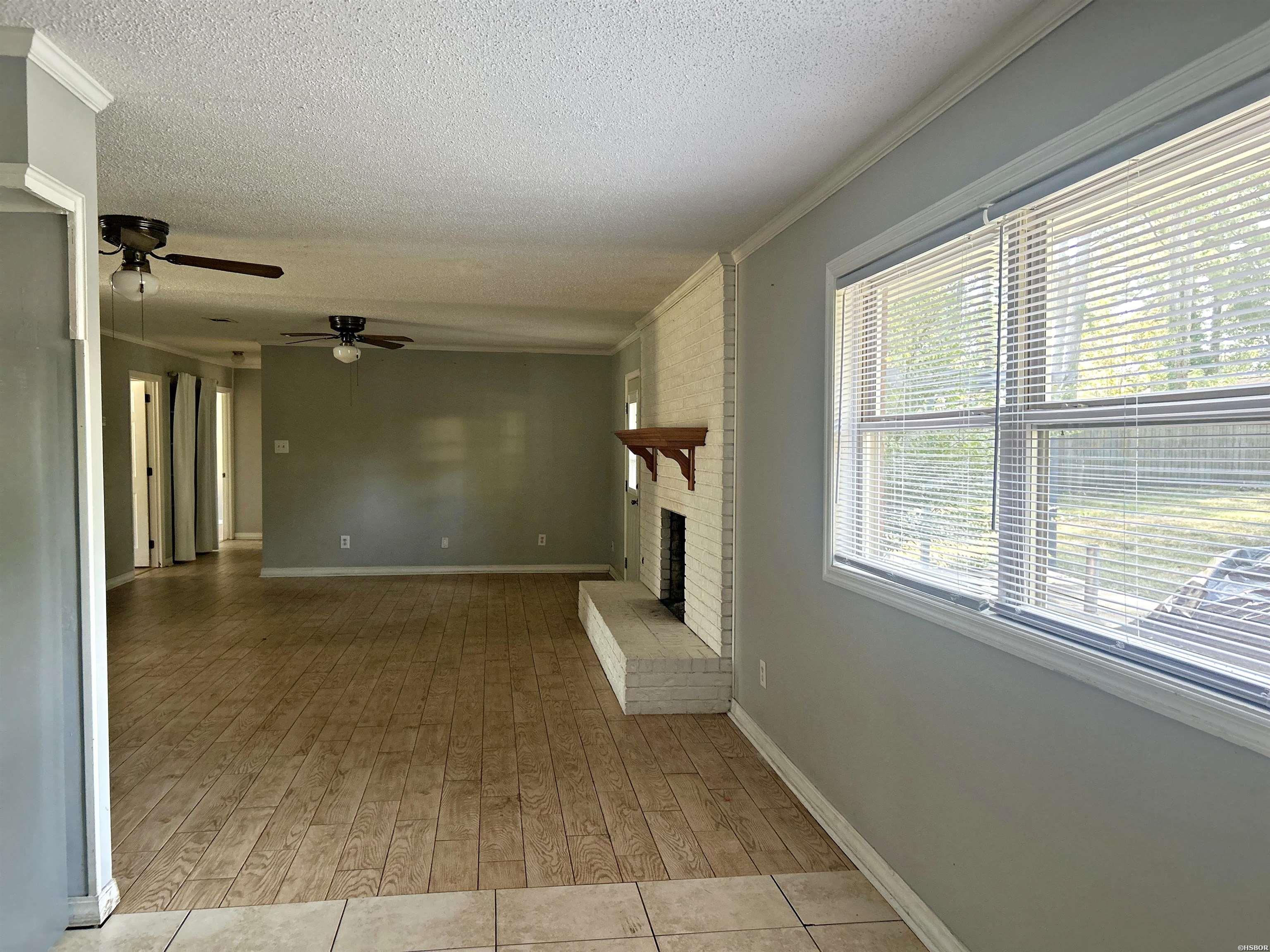 2707 Lynwood Drive Property Photo 7