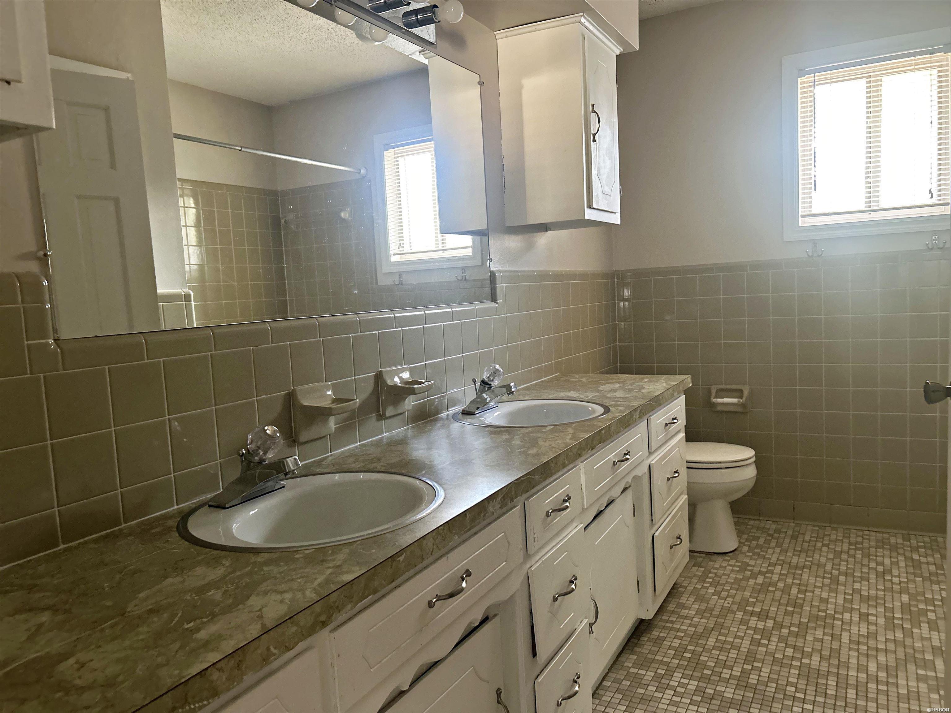 2707 Lynwood Drive Property Photo 8