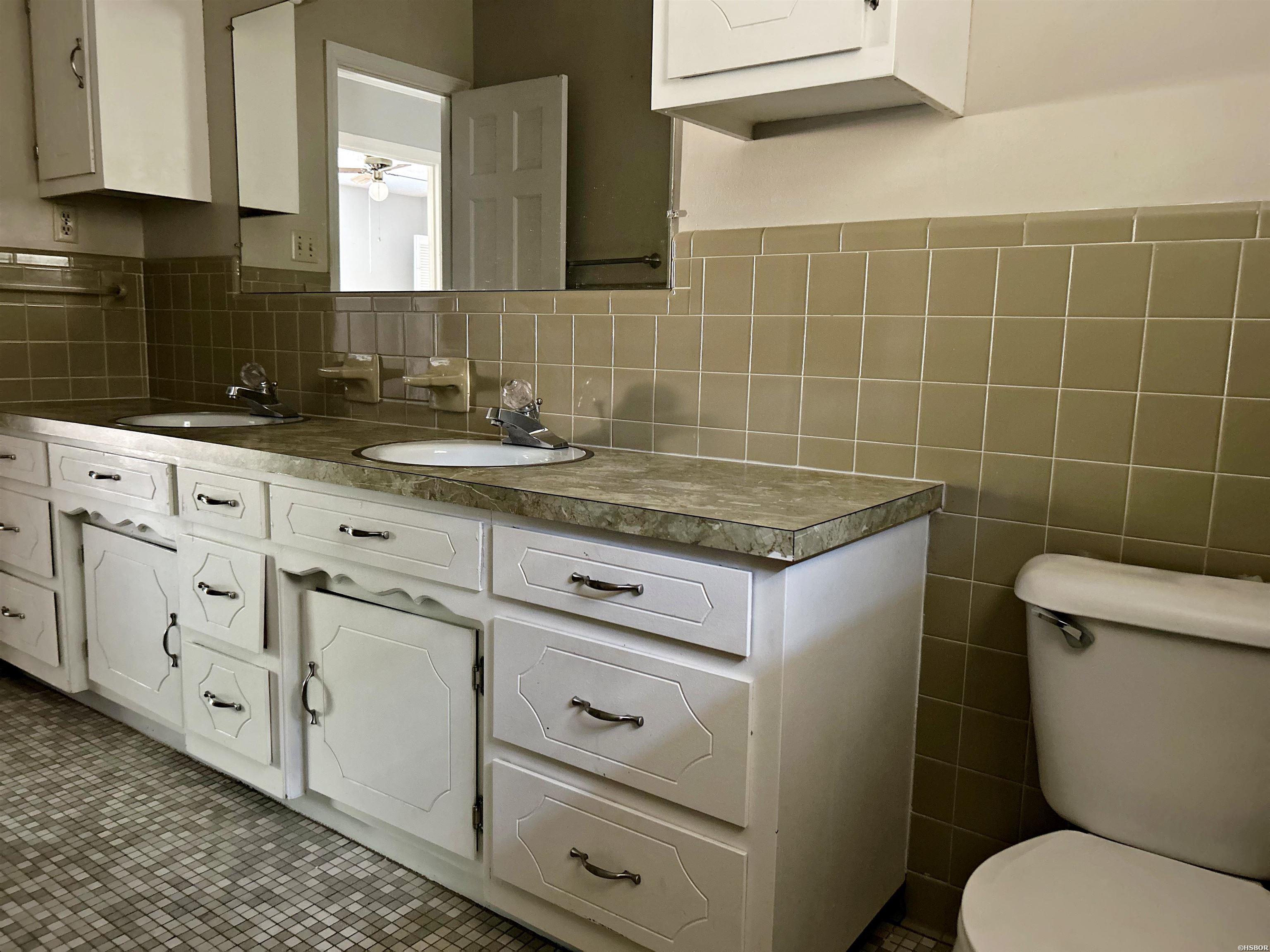 2707 Lynwood Drive Property Photo 11