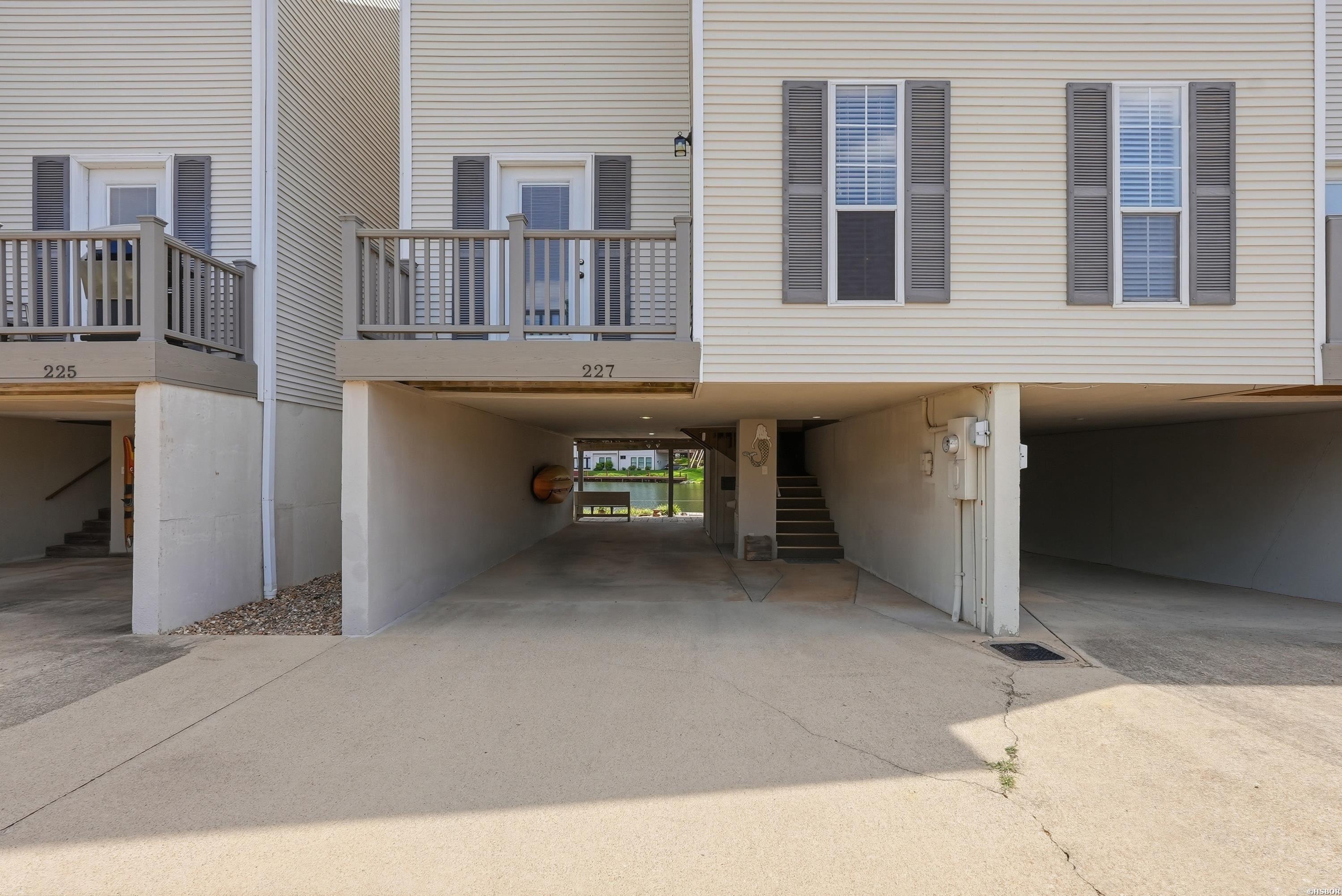 227 Bayshore Cove Property Photo 3