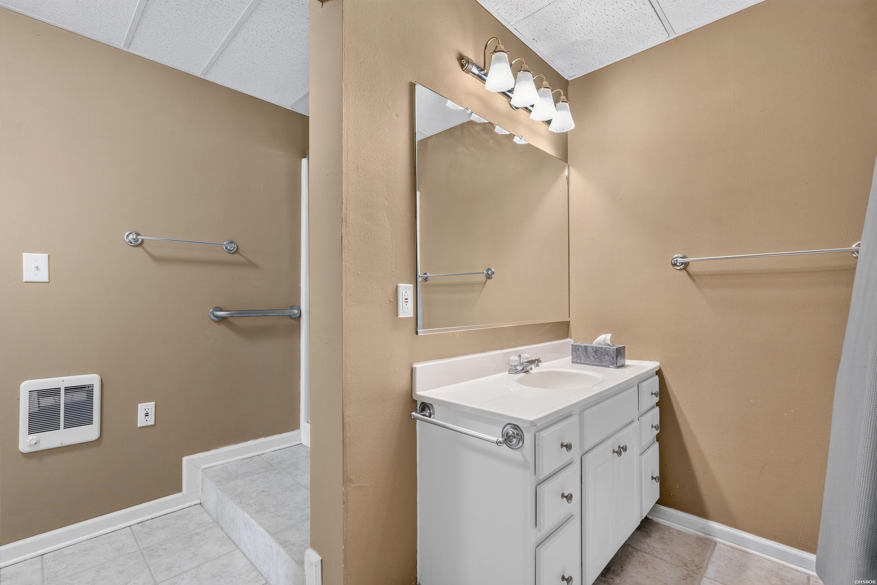 42200 Torrington Drive Property Photo 22