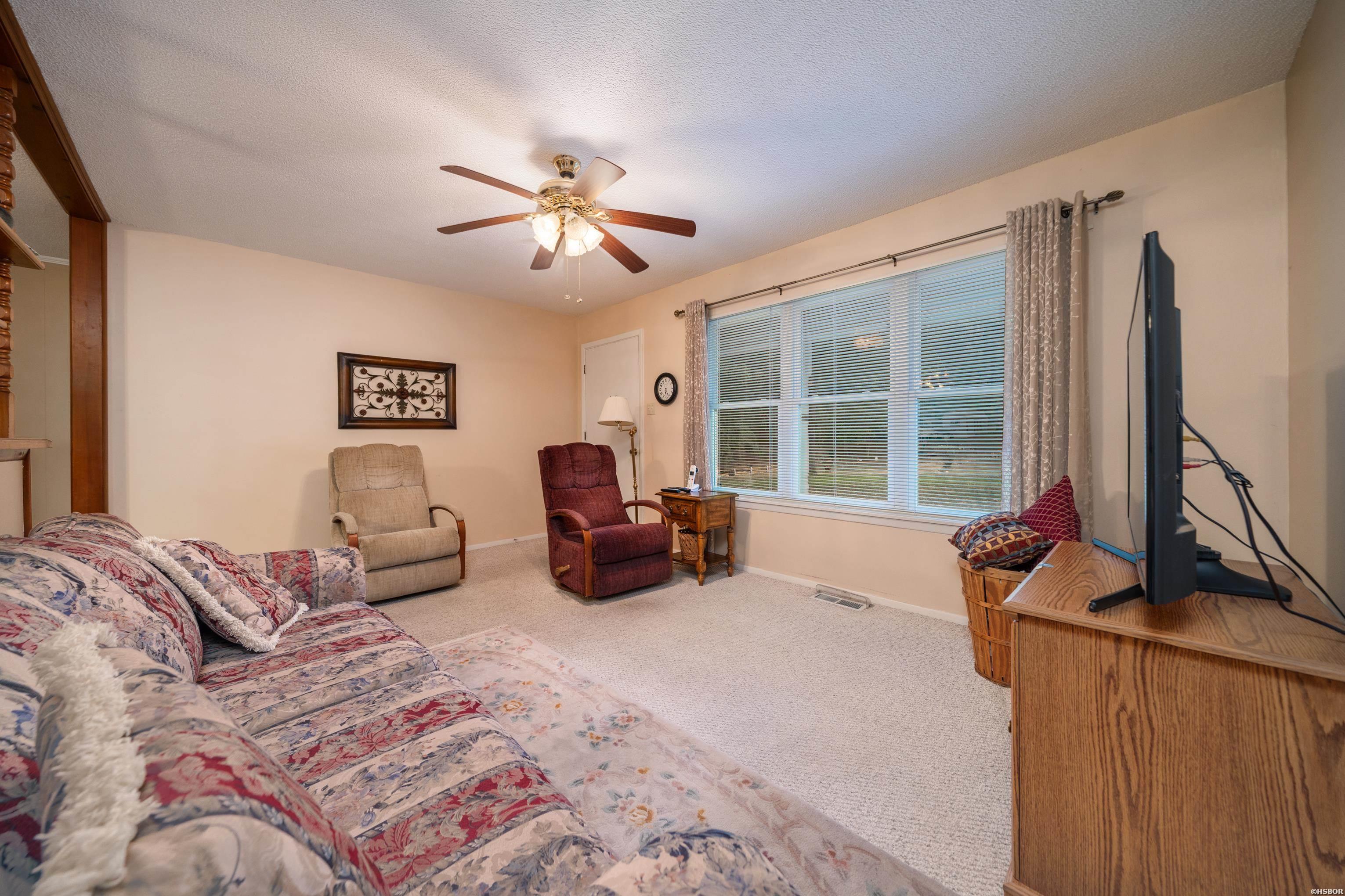120 Windamere Drive Property Photo 4
