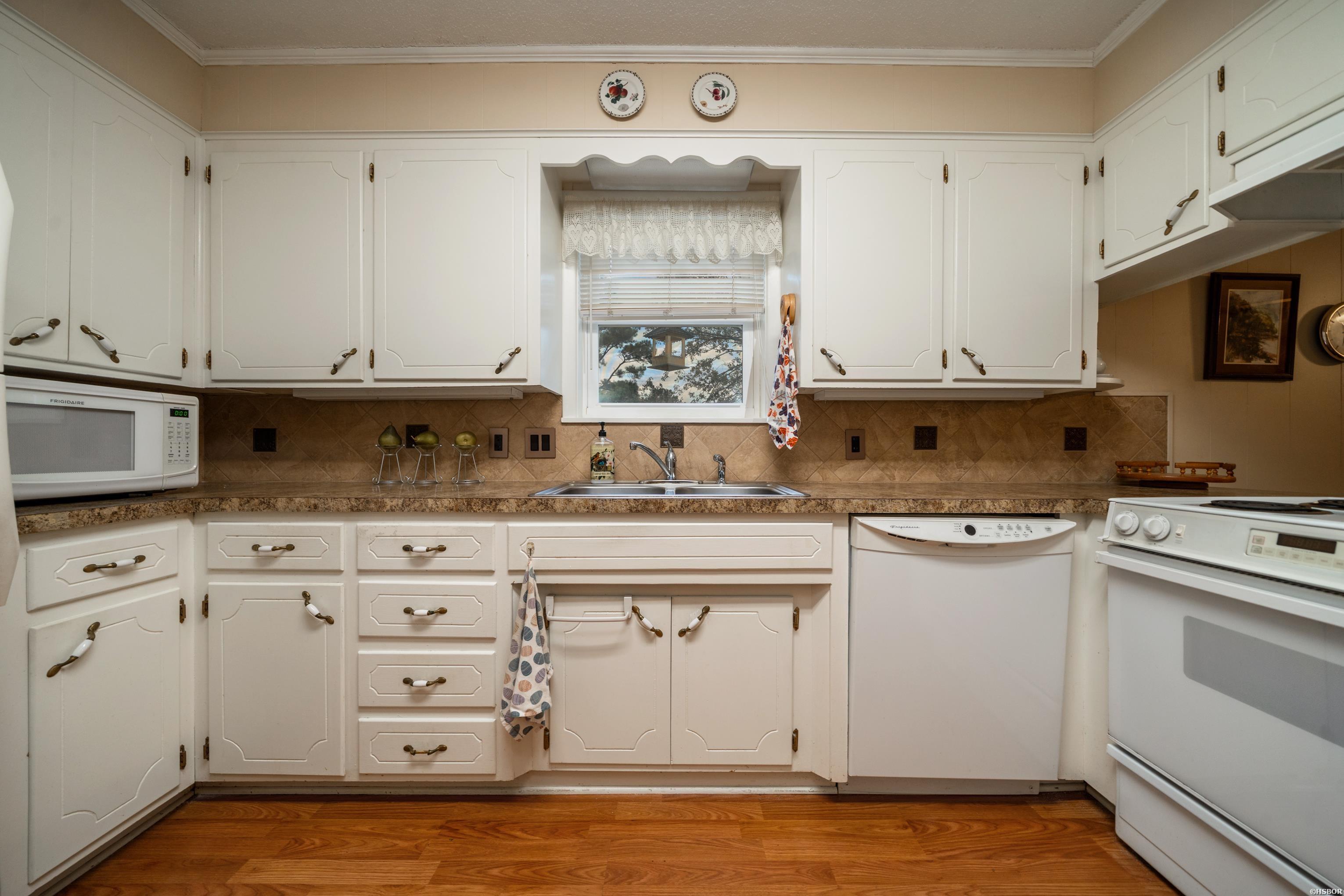 120 Windamere Drive Property Photo 10