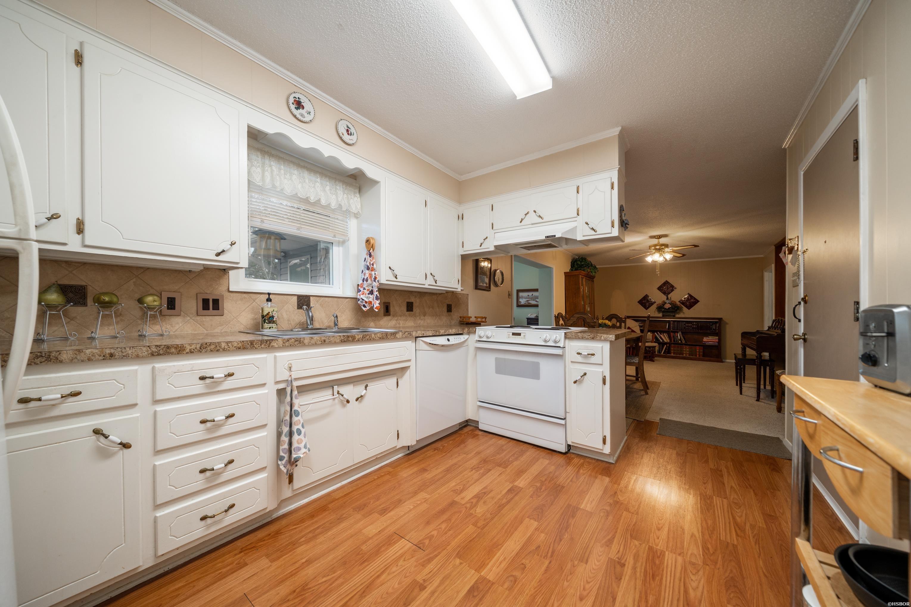 120 Windamere Drive Property Photo 11