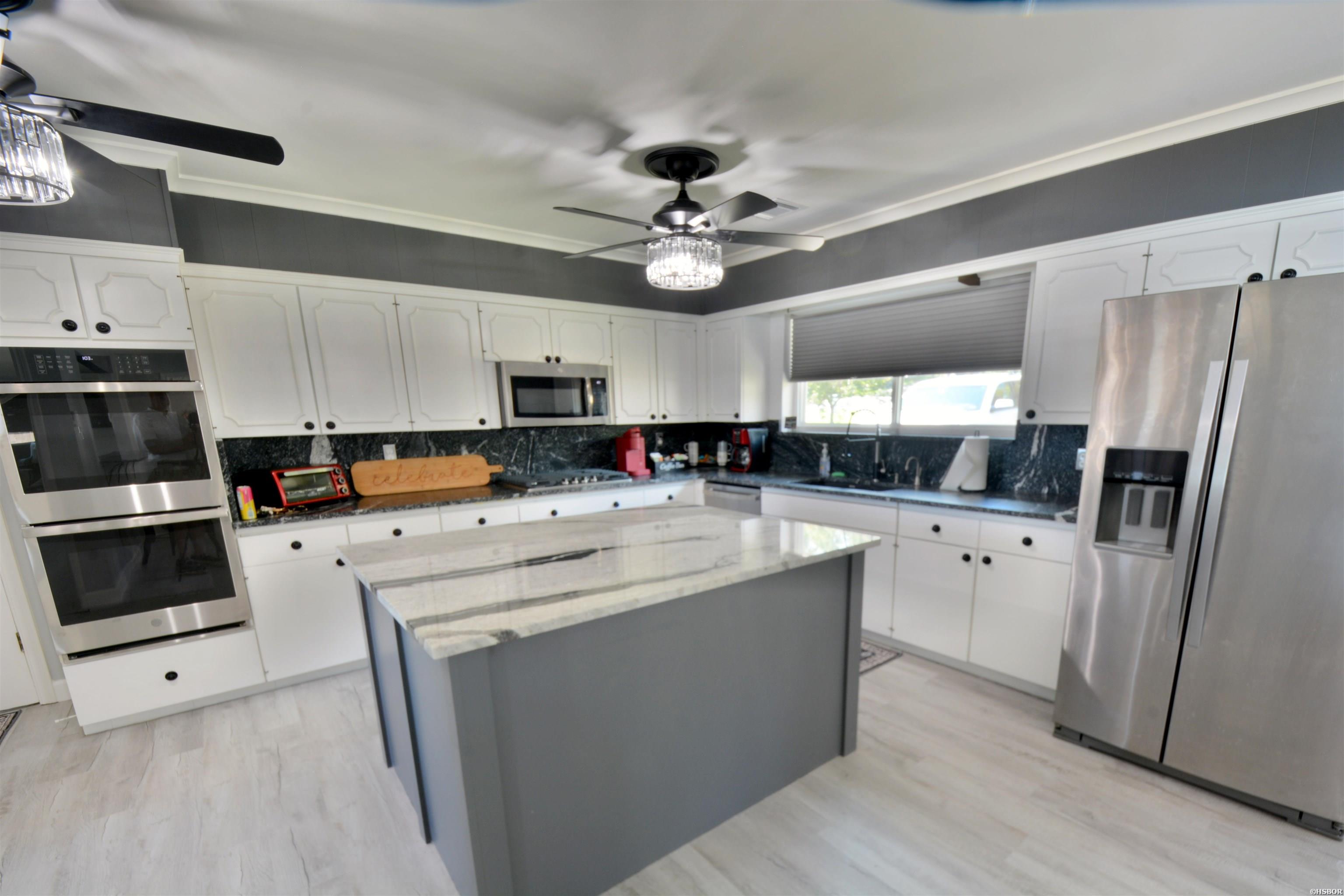 208 Ridge Point Property Photo 14