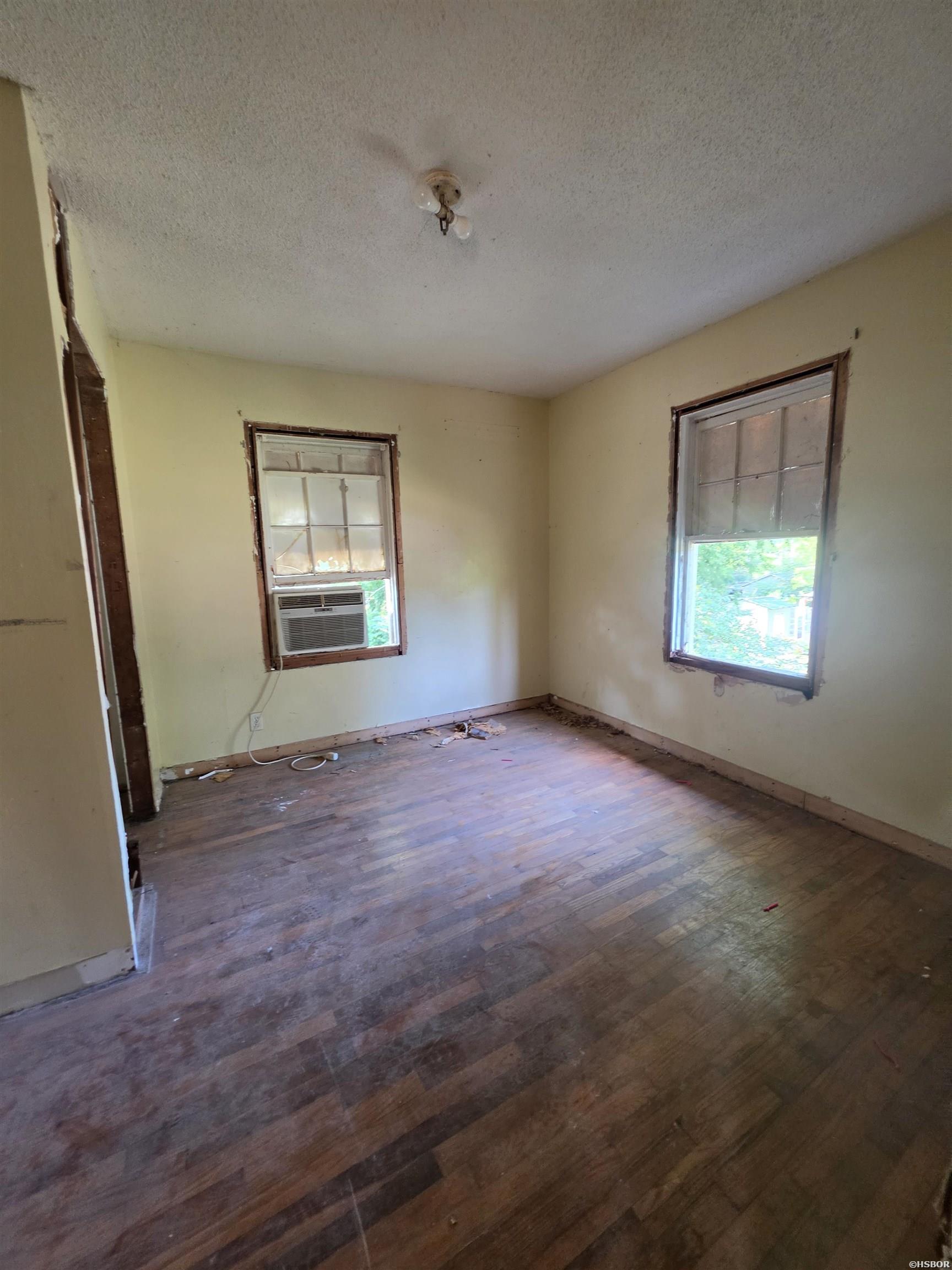 865 W St Louis Street Property Photo 4