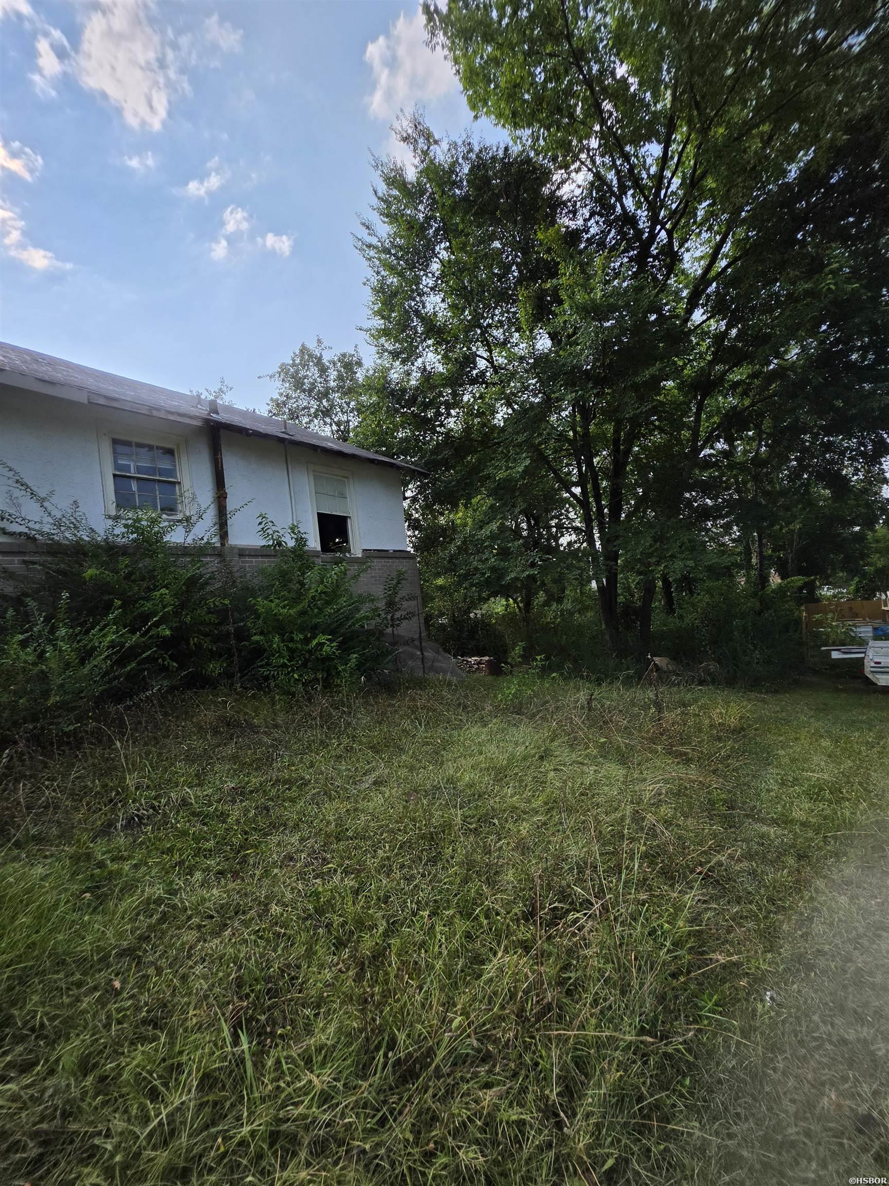 865 W St Louis Street Property Photo 7