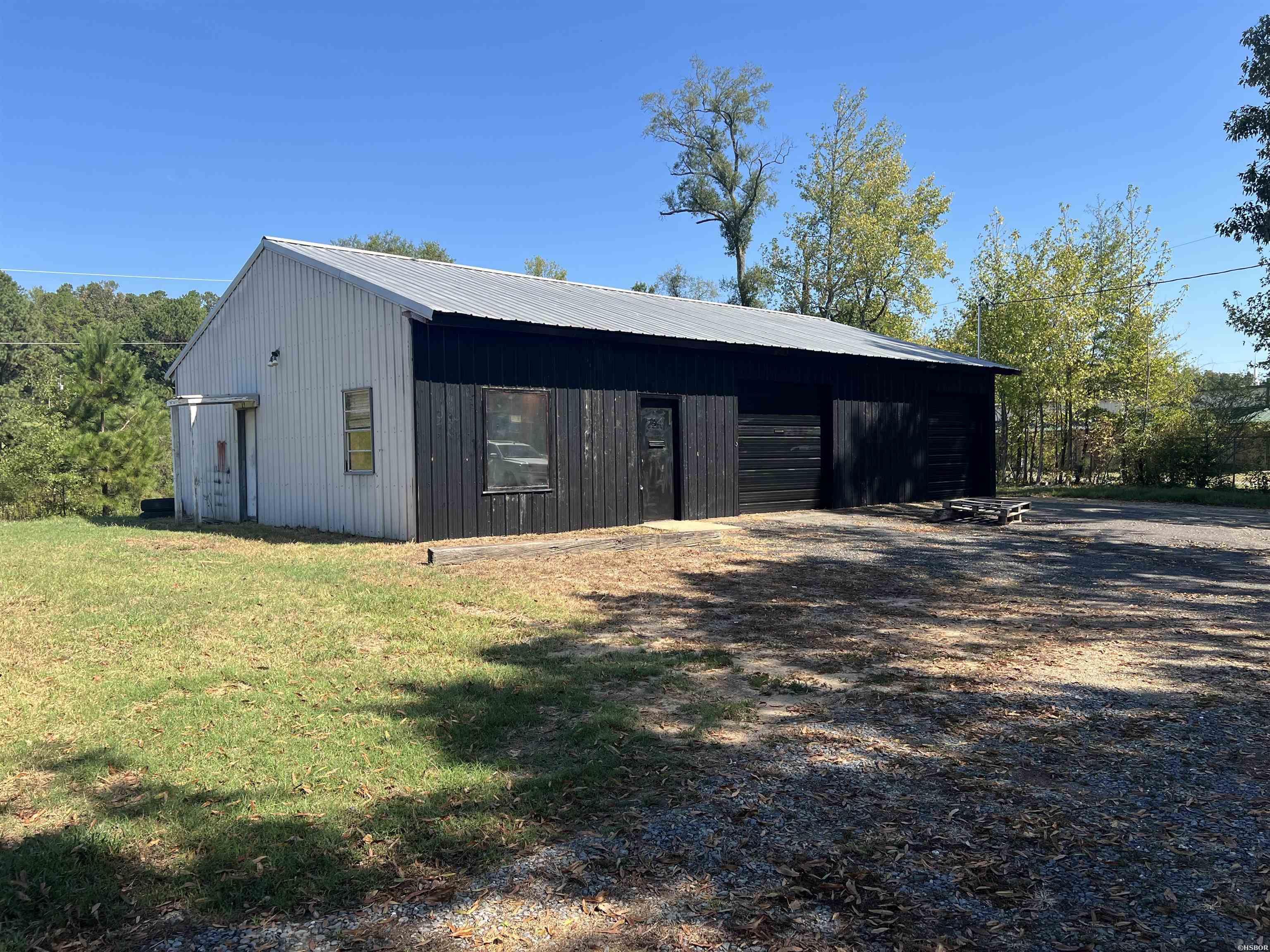 734 E HWY 70 Property Photo 1