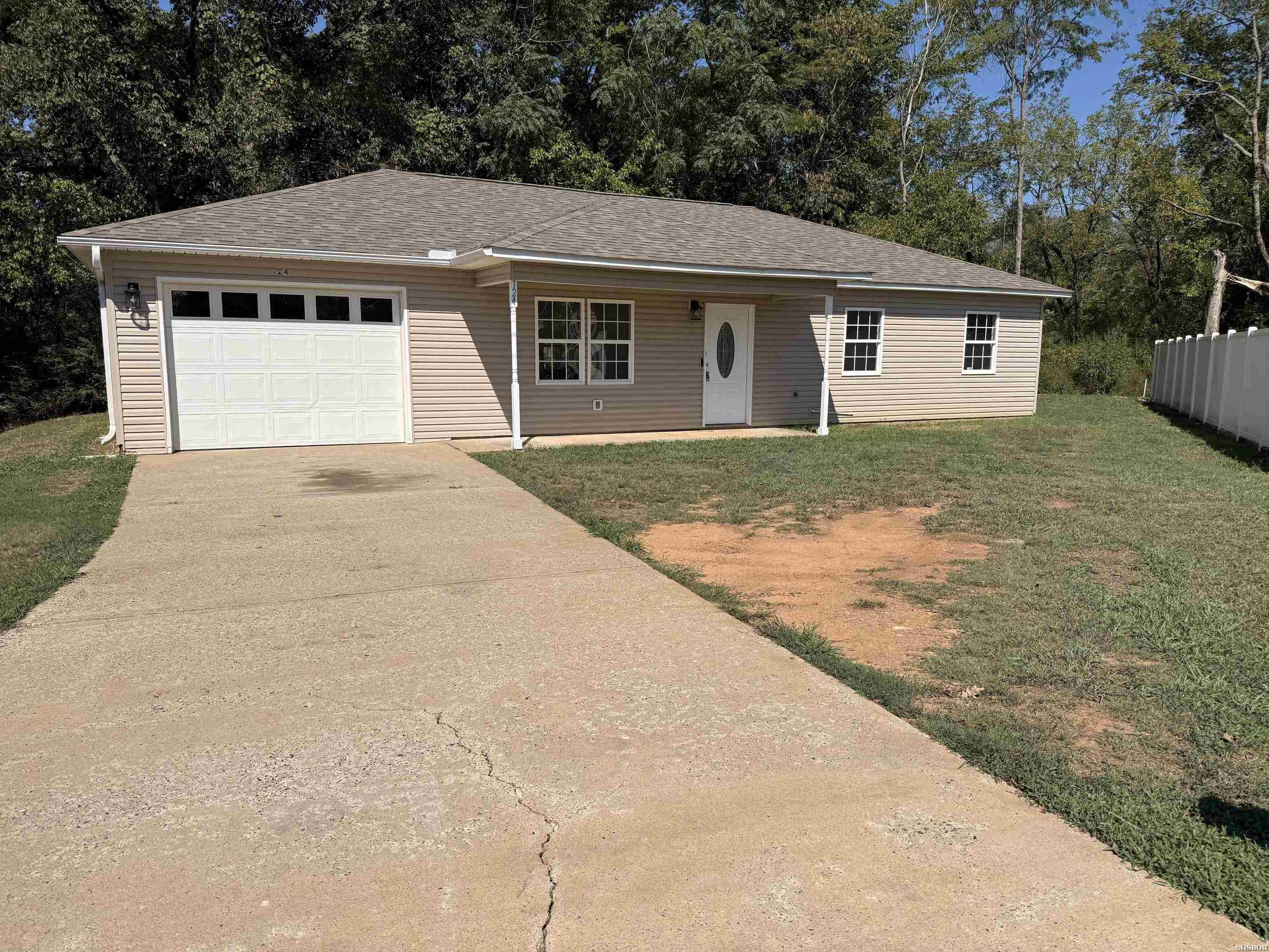 124 SUMMER Court Property Photo 1