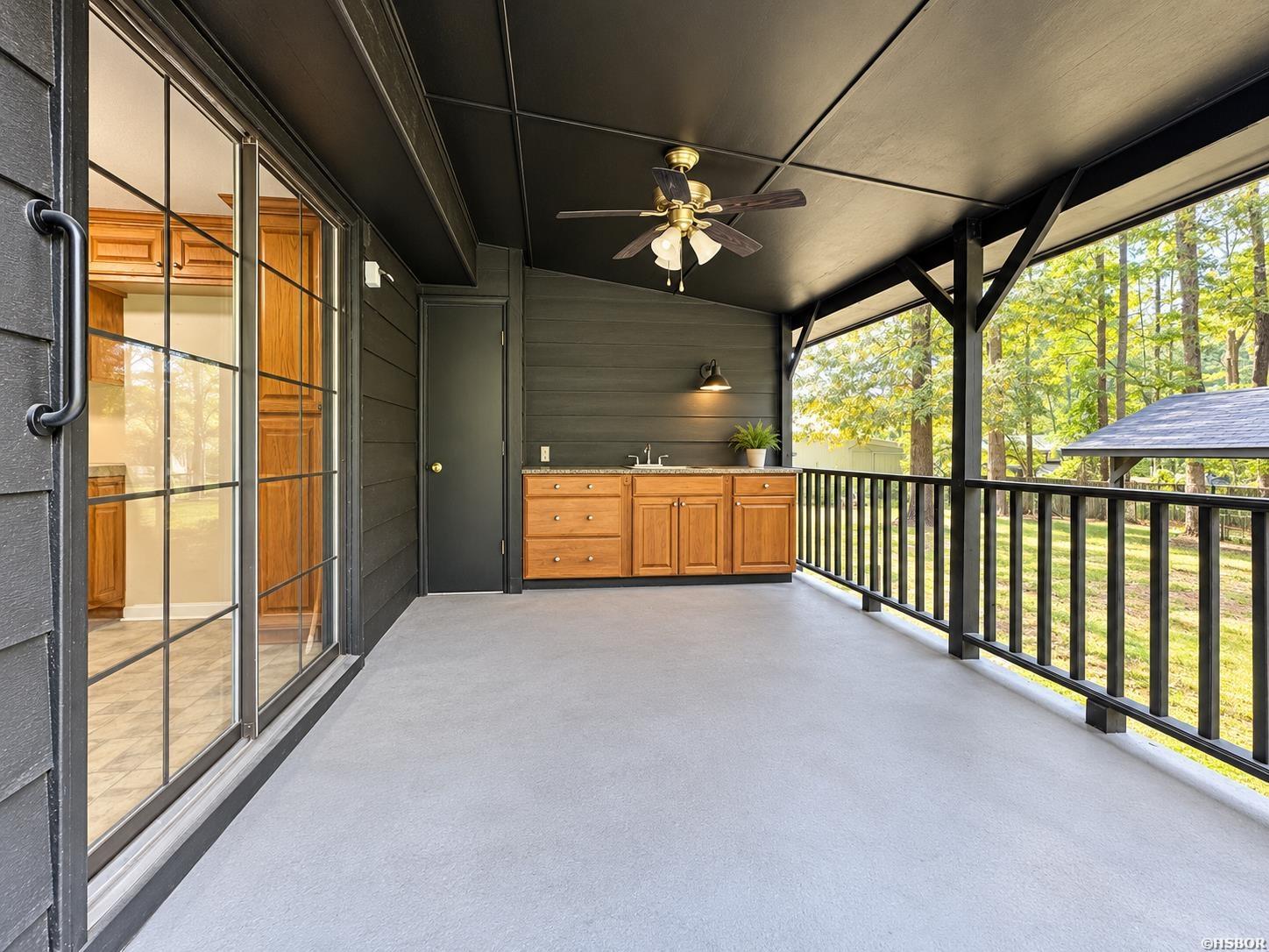 1902 Red Wagon Road Property Photo 4