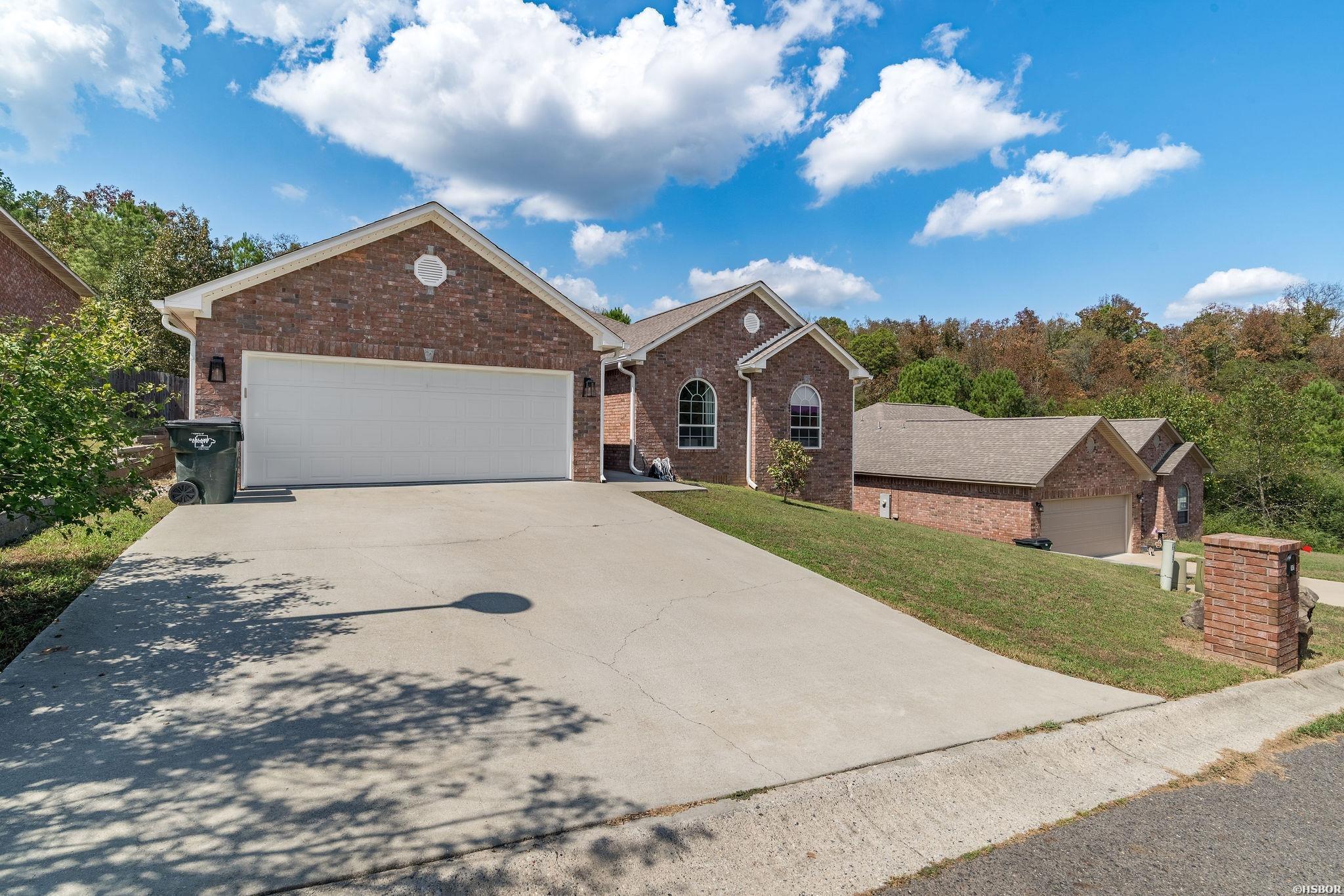 147 Westoak Place Property Photo 2