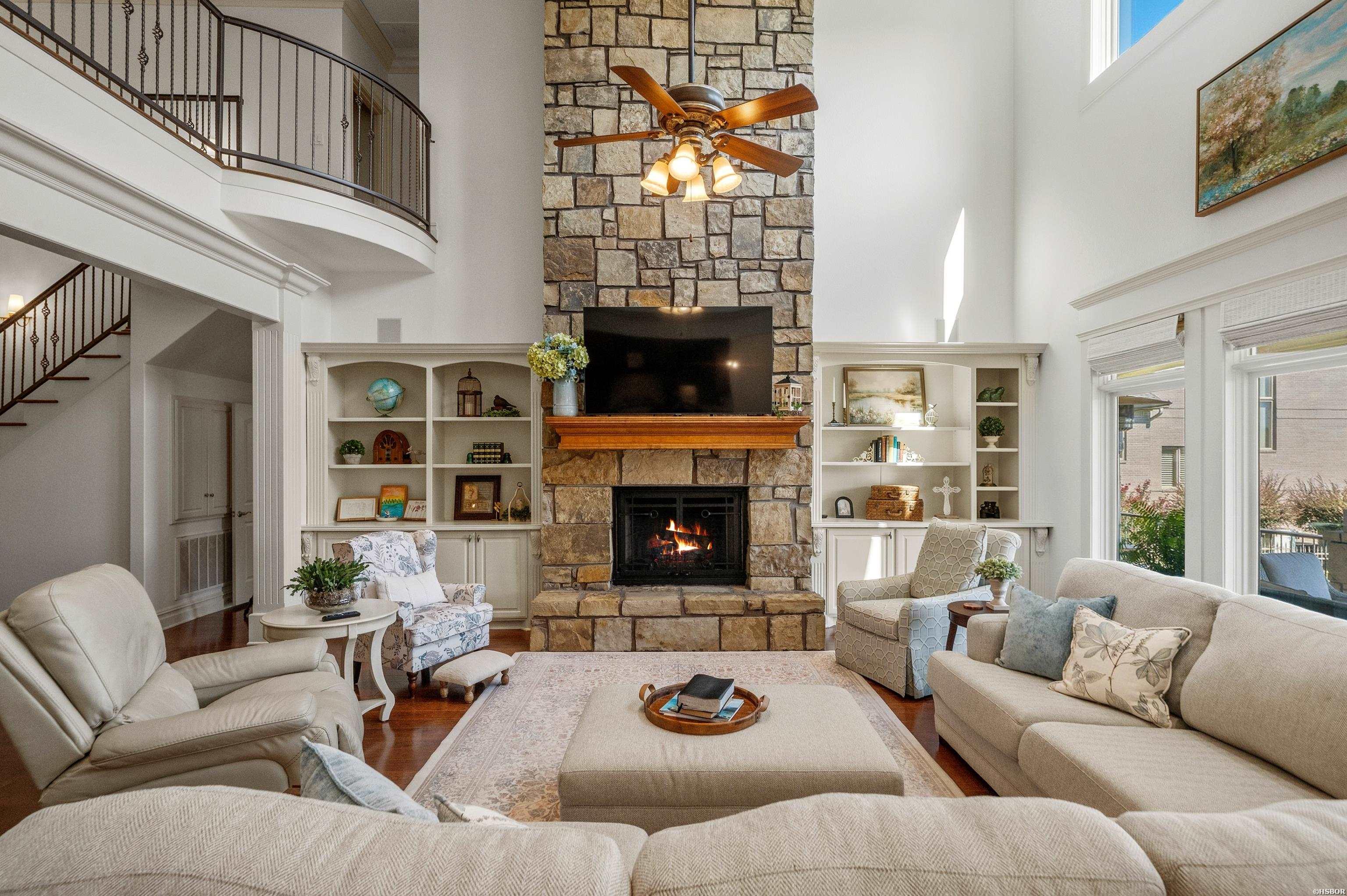 108 Shadow Oak Property Photo 15