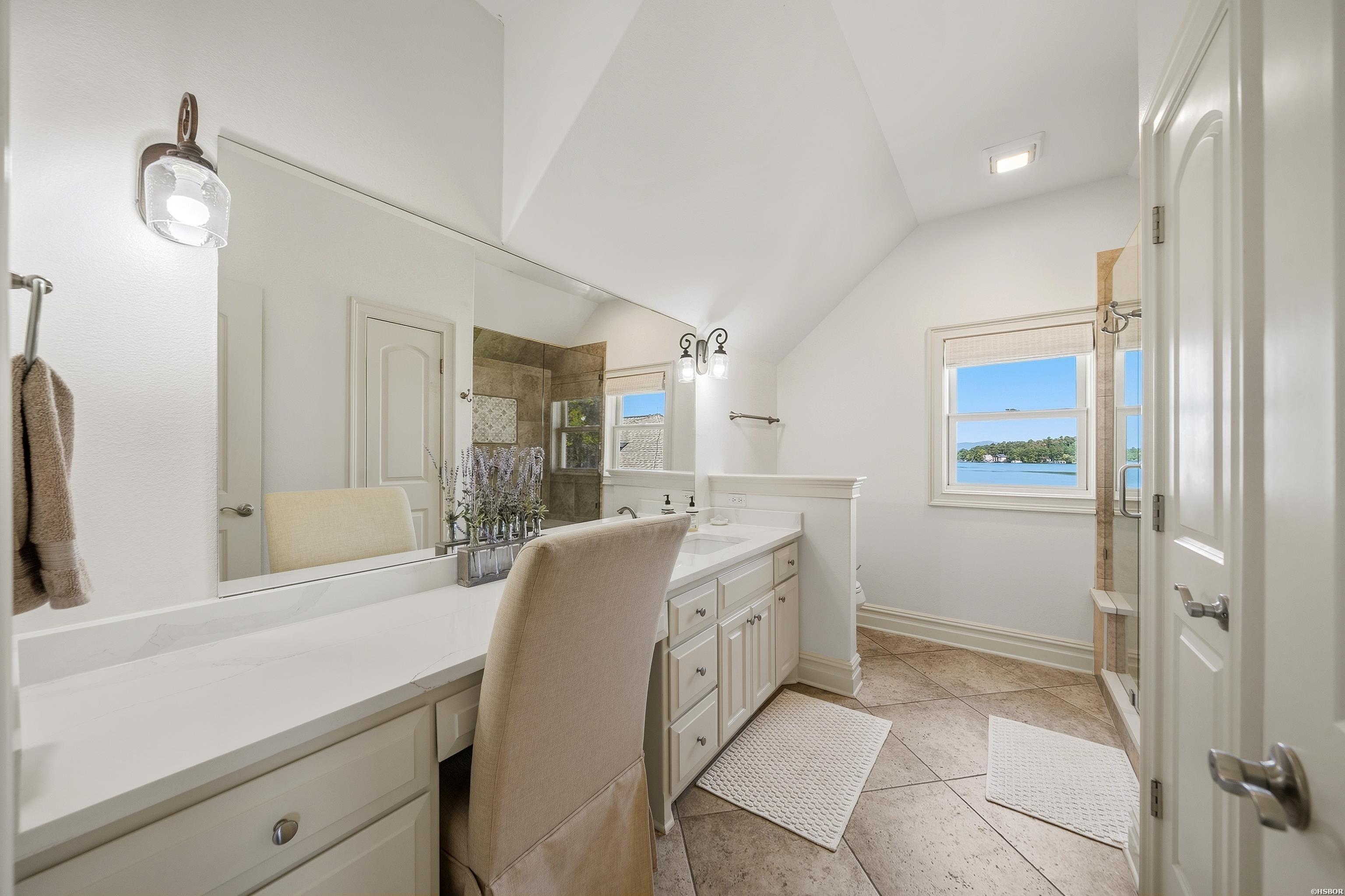 108 Shadow Oak Property Photo 33