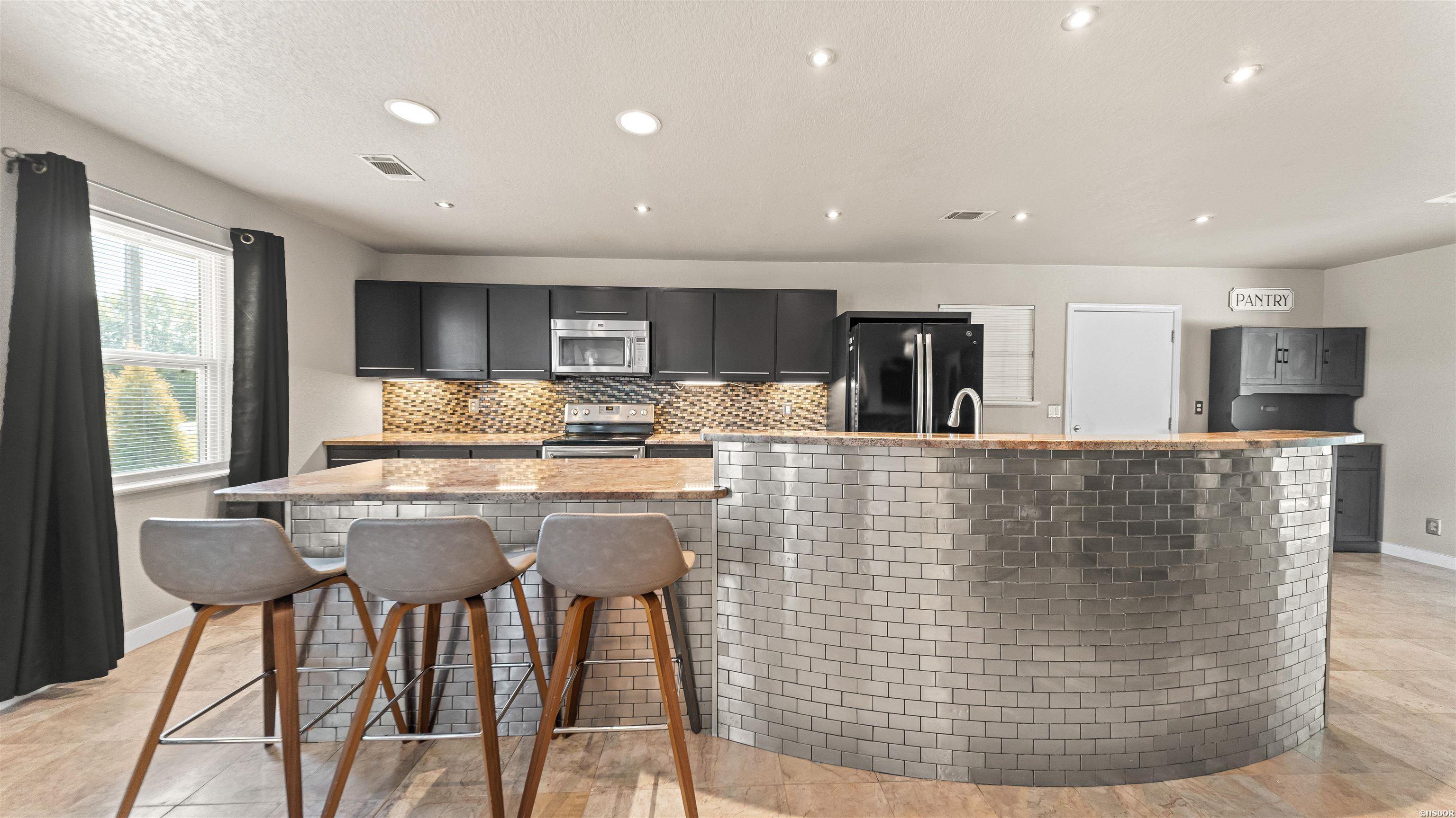 104 Granada Drive Property Photo 4