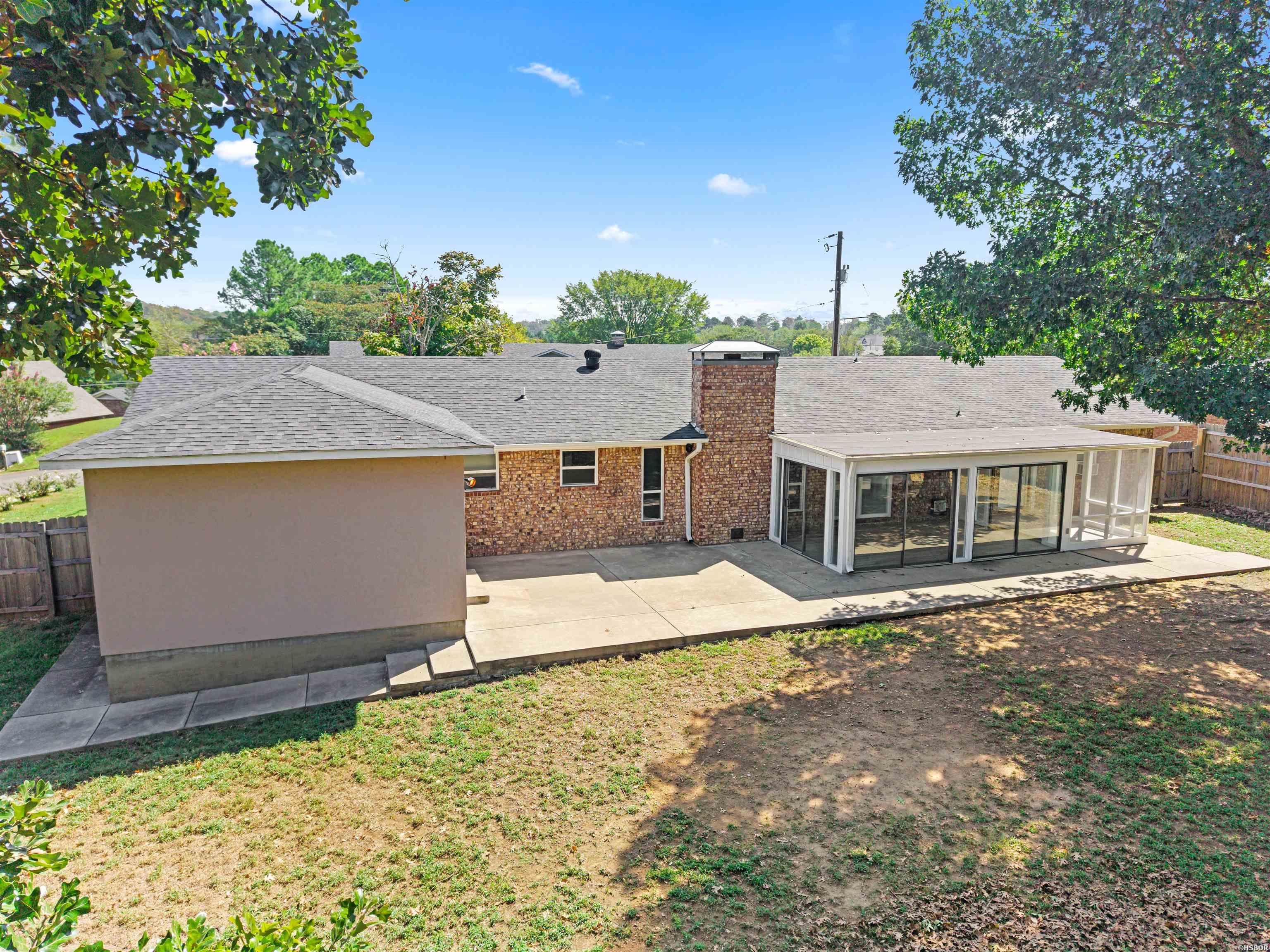 104 Granada Drive Property Photo 6