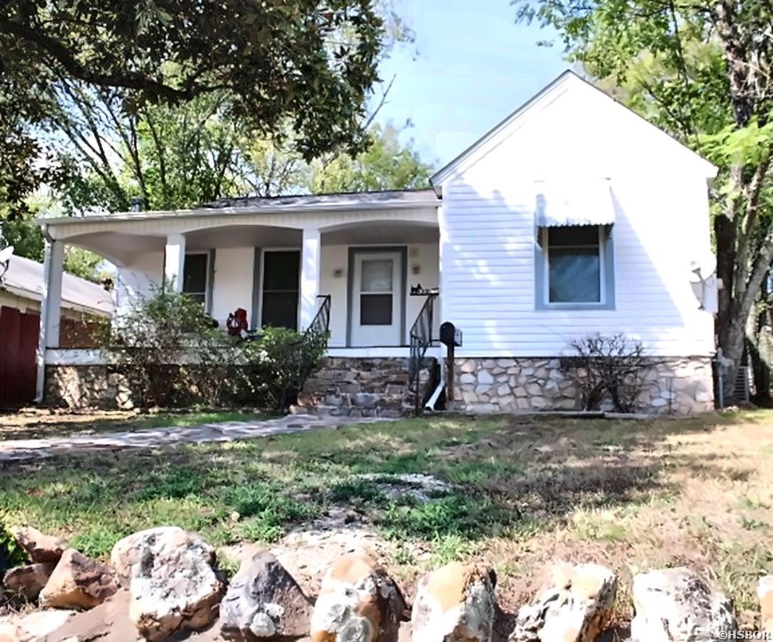 302 Alcorn Street Property Photo 2