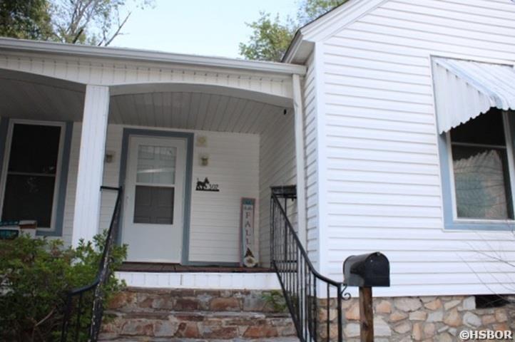 302 Alcorn Street Property Photo 3