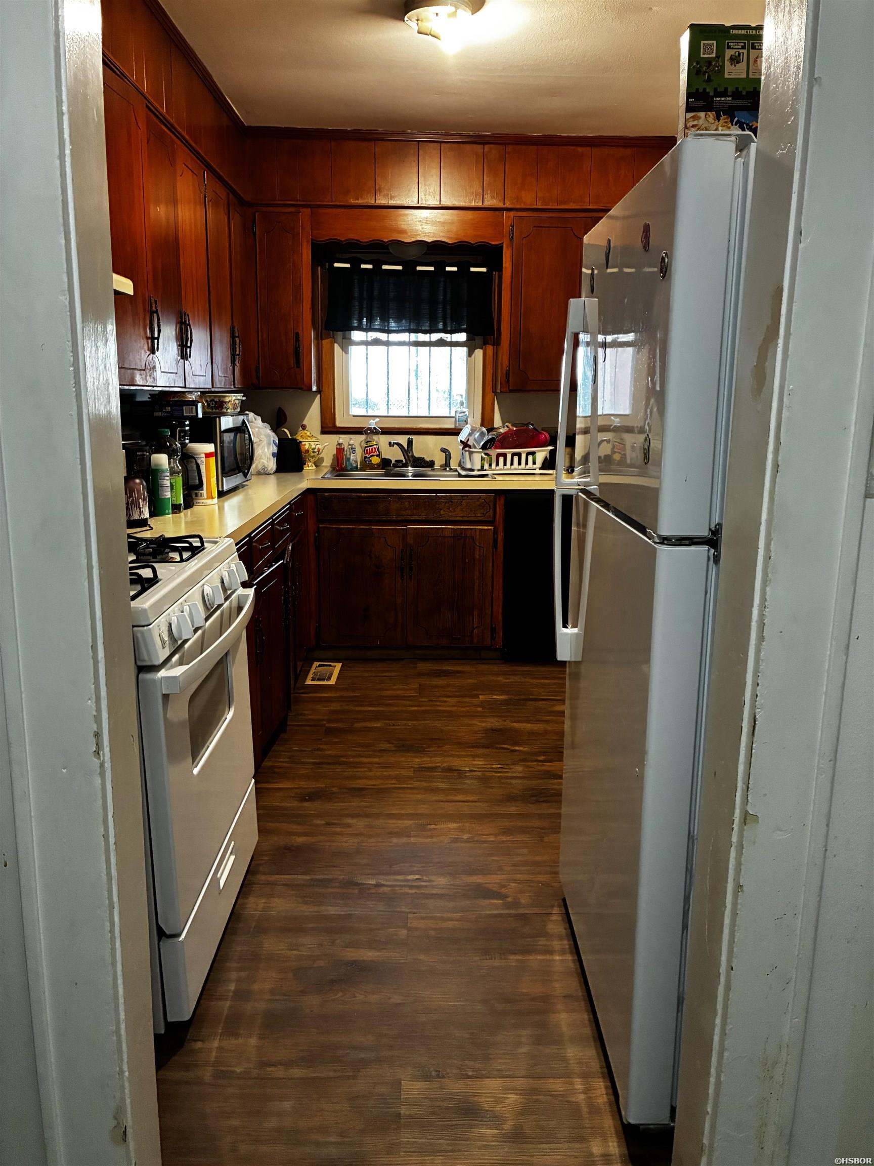 302 Alcorn Street Property Photo 9