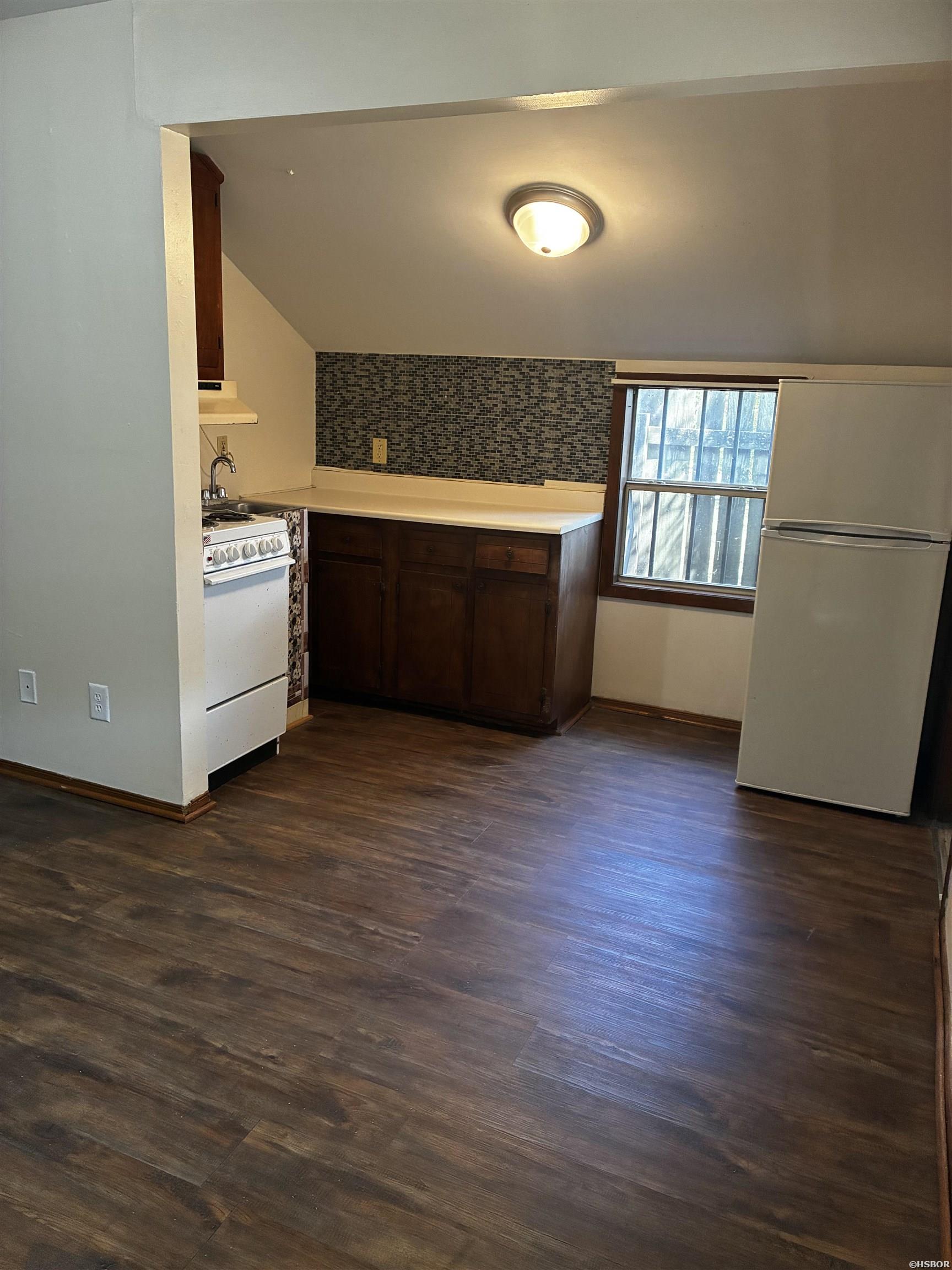 302 Alcorn Street Property Photo 19